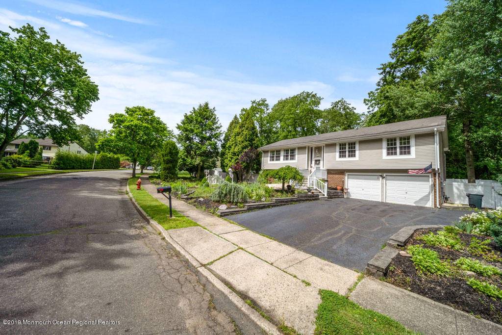 Matawan, NJ 07747,17 Somerset Place