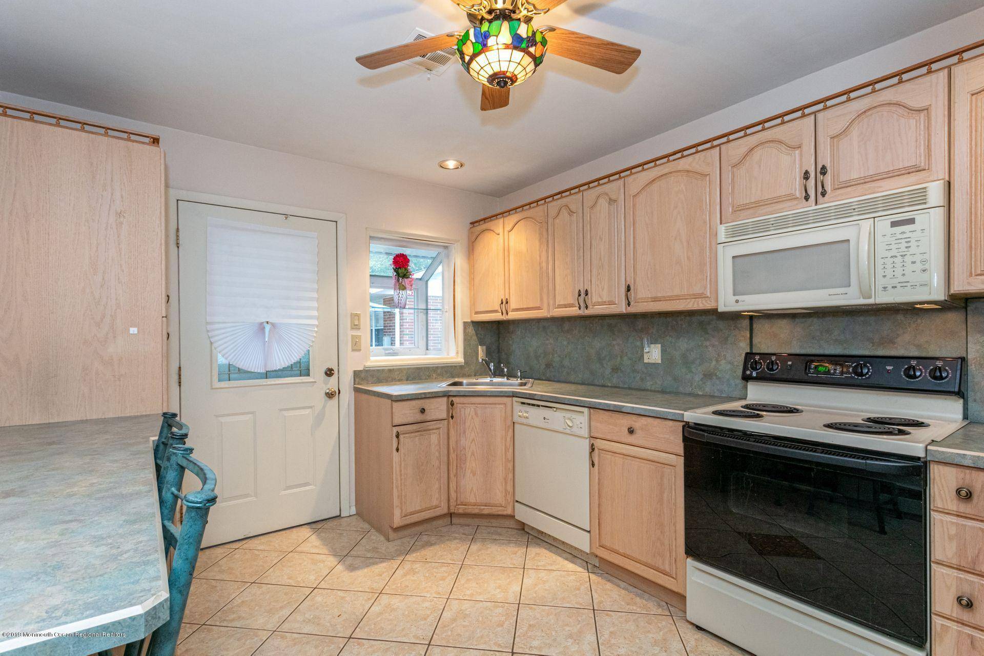 Lakewood, NJ 08701,611 Lake Point Drive #1002