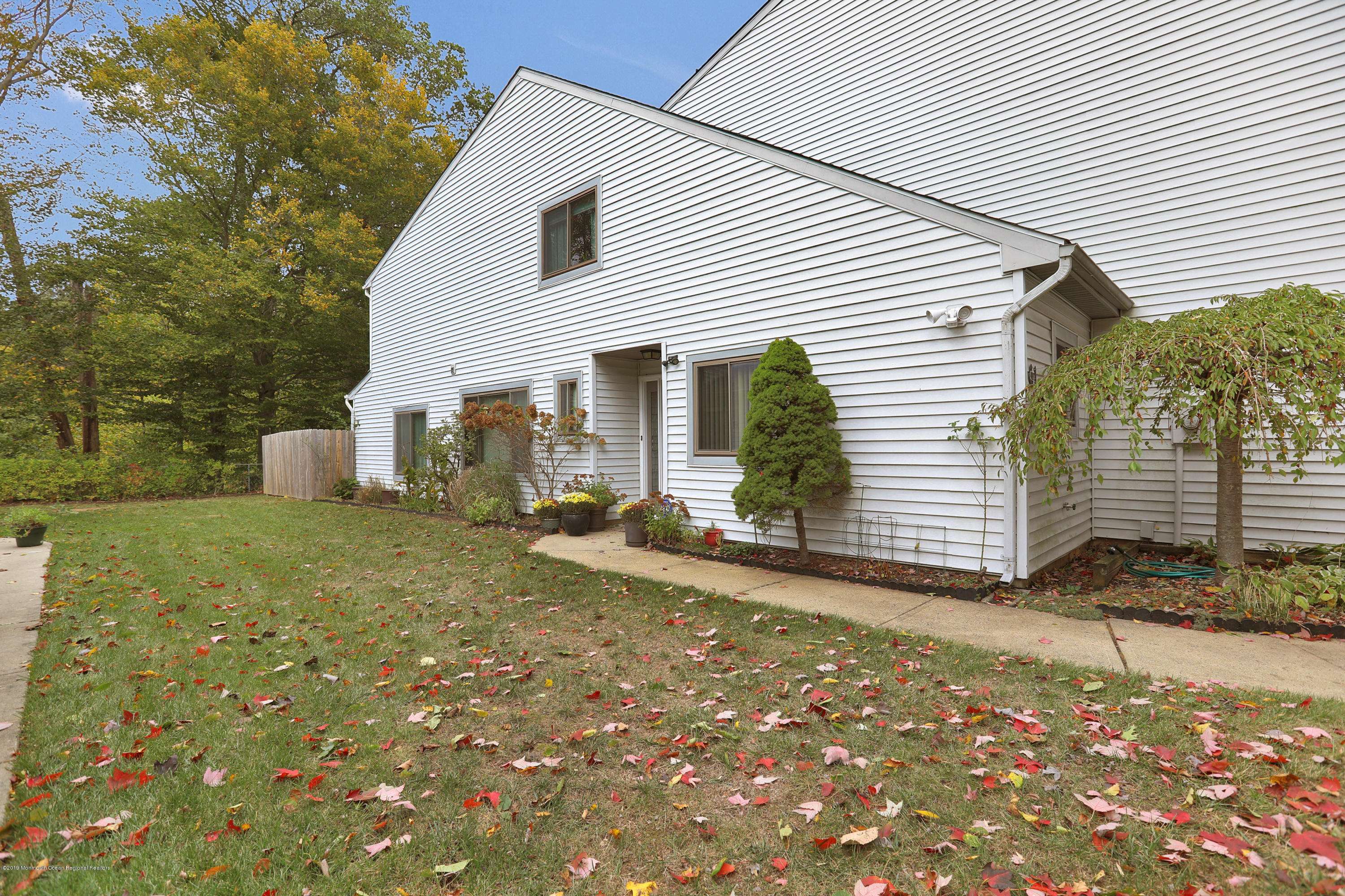 Matawan, NJ 07747,61 Lexington Circle