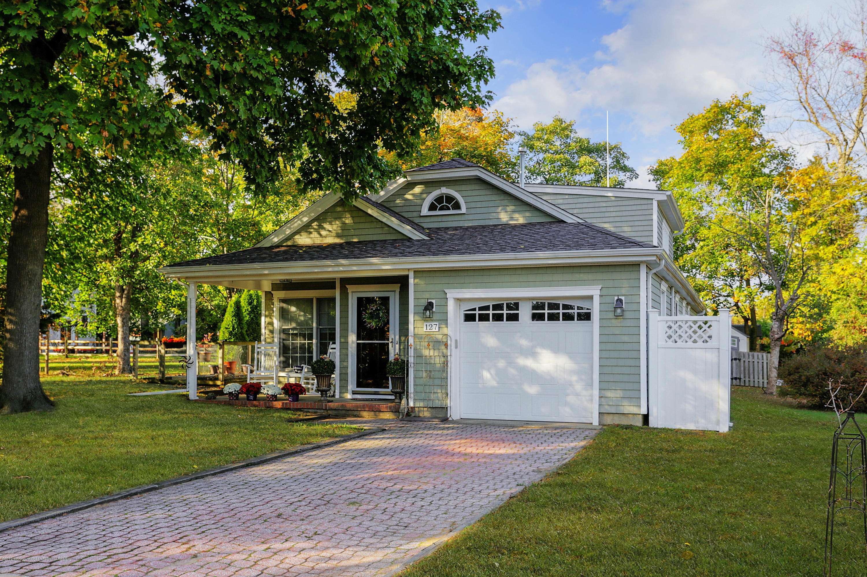 Atlantic Highlands, NJ 07716,127 Division Street