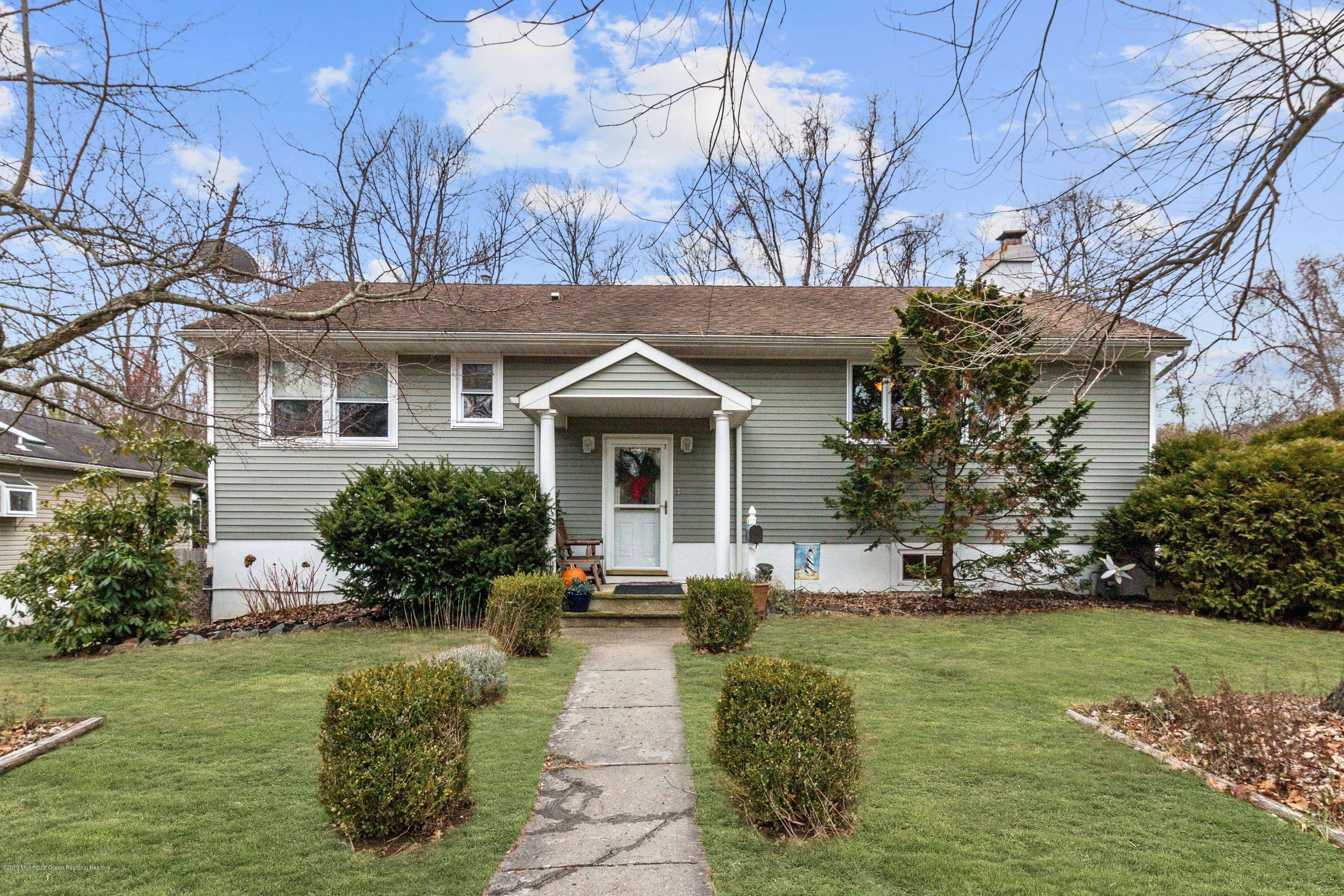 Atlantic Highlands, NJ 07716,7 Manymind Avenue