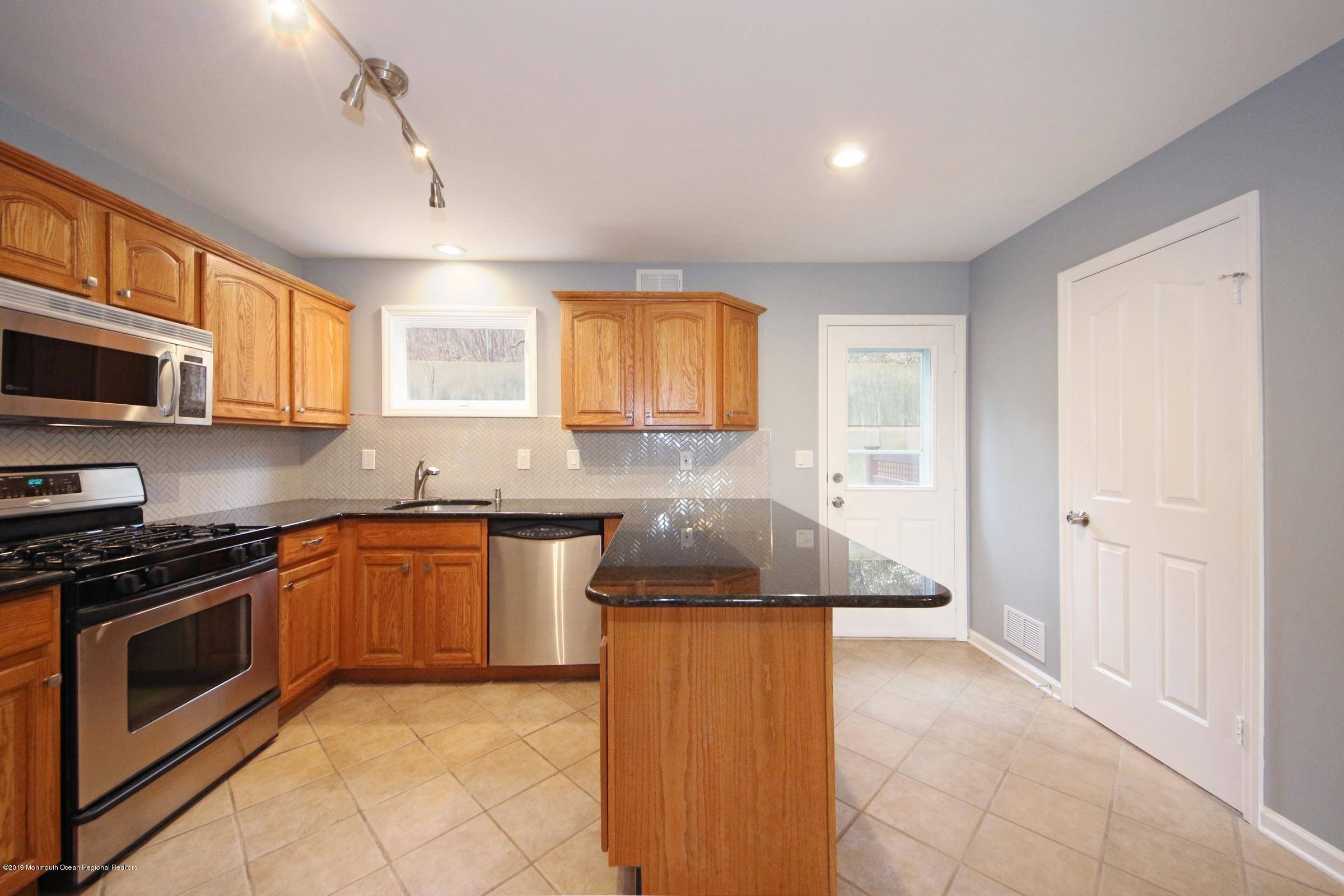 Highlands, NJ 07732,255 Shore Drive #3