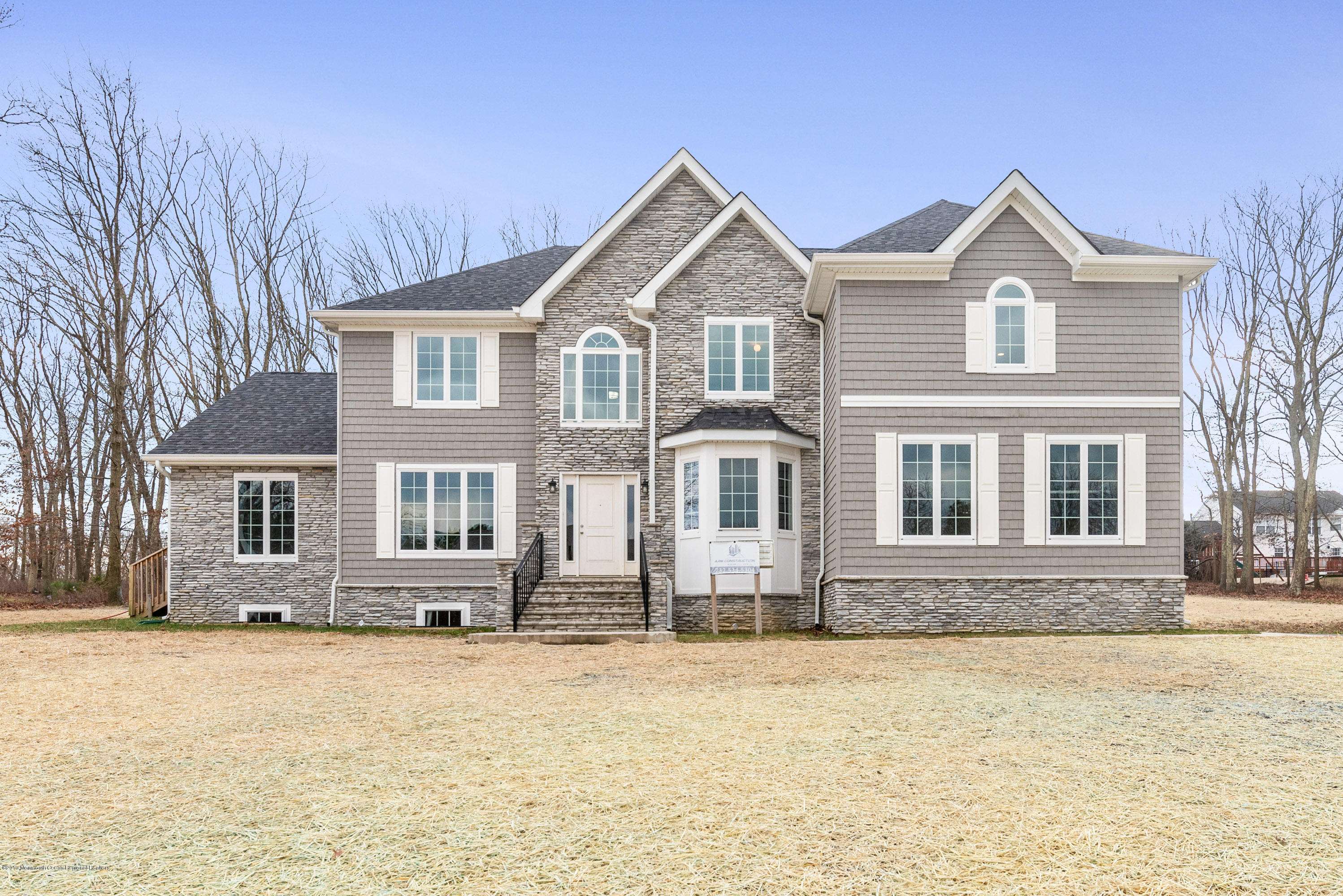 Howell, NJ 07731,5 Hummingbird Court
