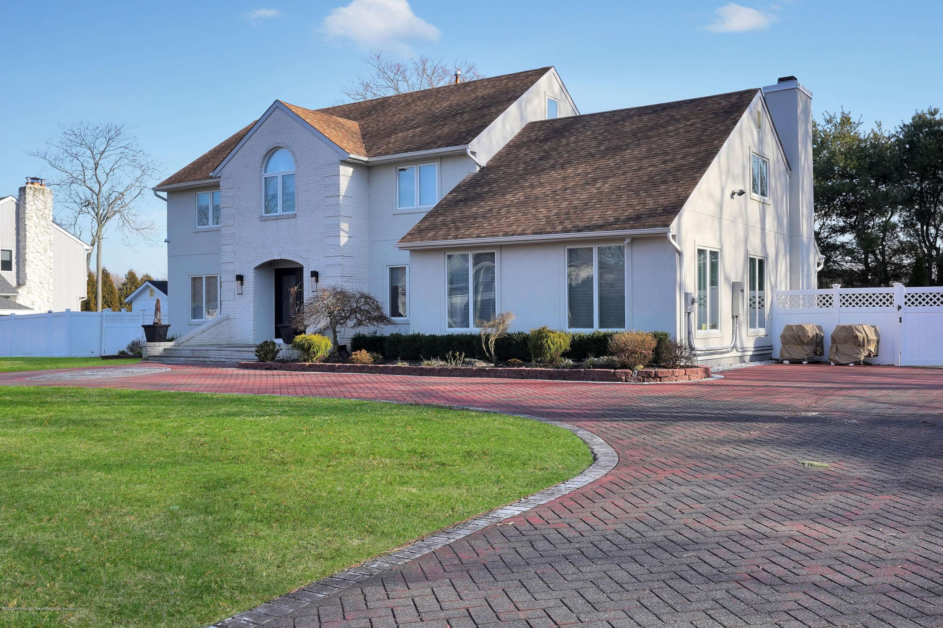 Eatontown, NJ 07724,17 Sandy Lane