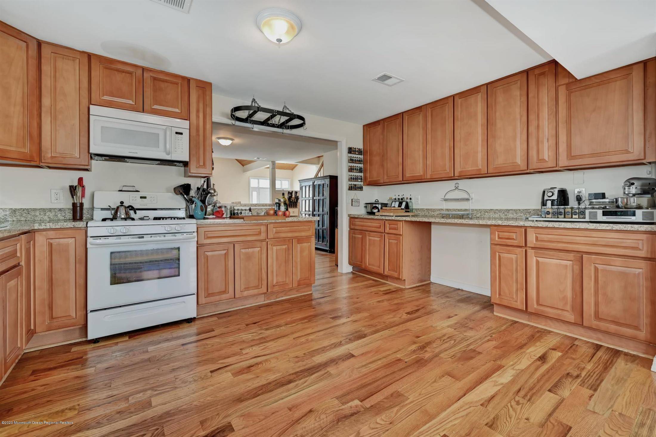 Highlands, NJ 07732,14 Central Avenue