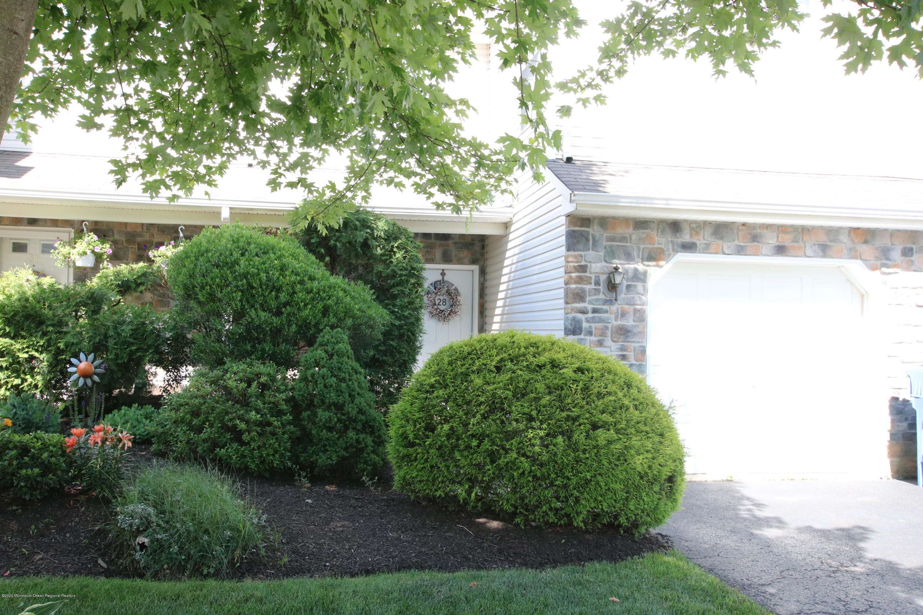 Tinton Falls, NJ 07753,28 Saratoga Court