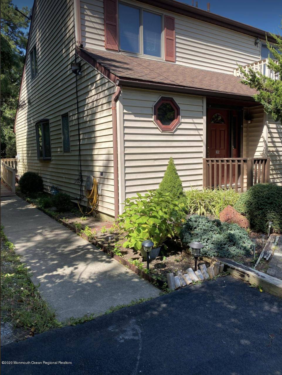 Toms River, NJ 08757,285 Savannah Road