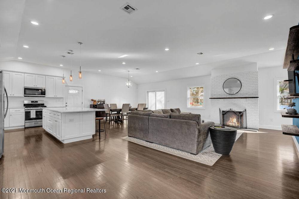 Holmdel, NJ 07733,39 Schanck Road