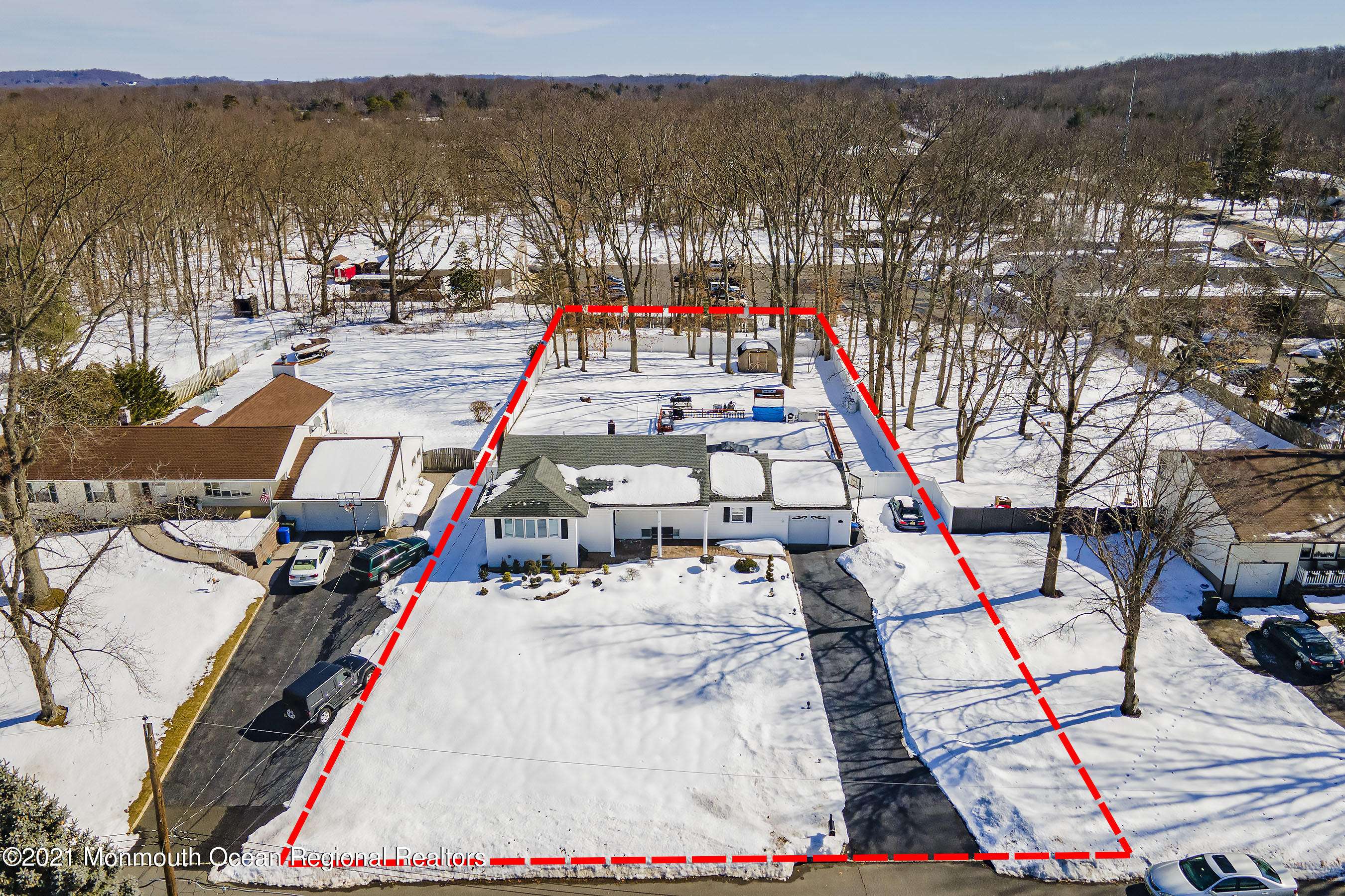 Morganville, NJ 07751,6 E Francis Avenue