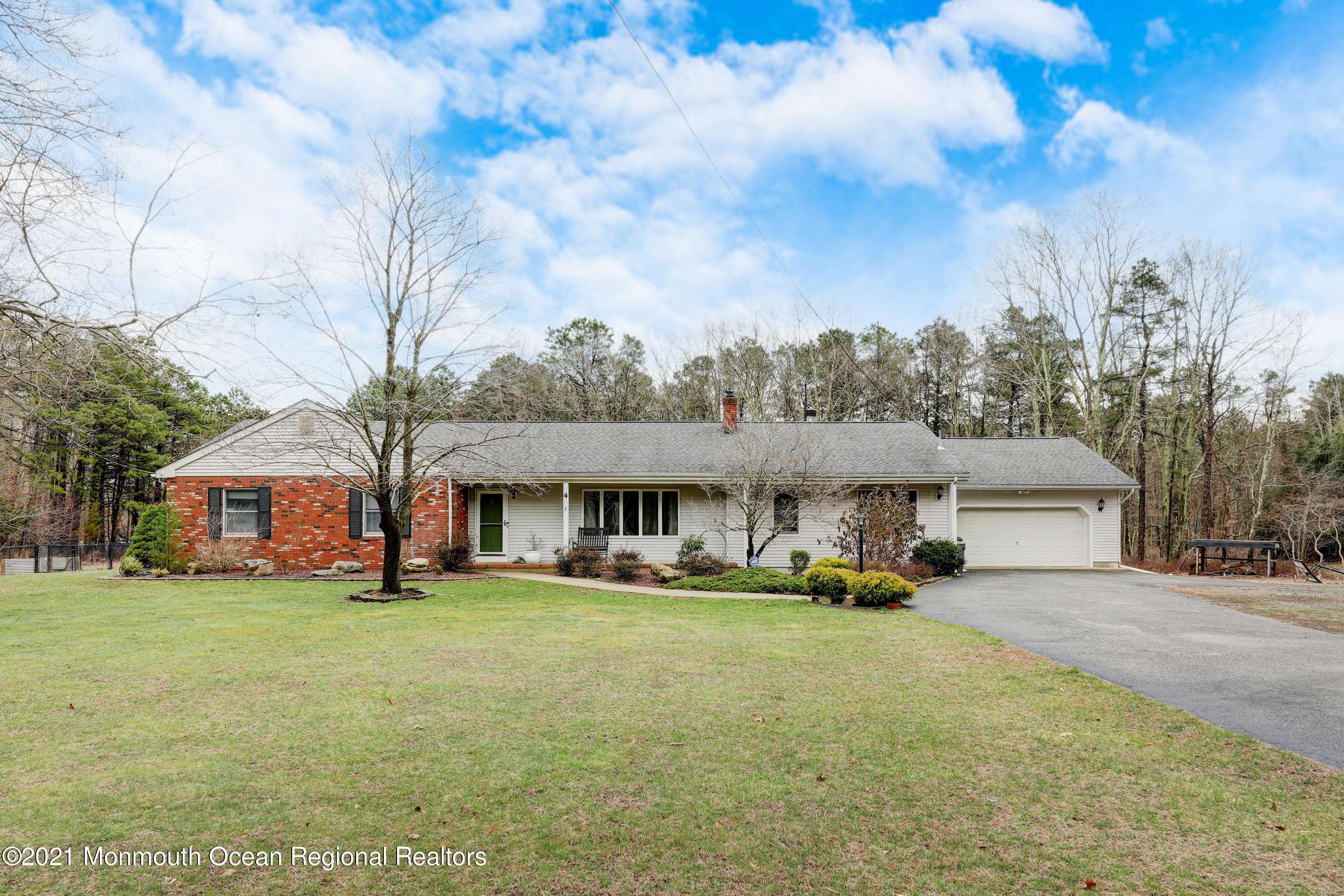 Freehold, NJ 07728,4 Drift Road