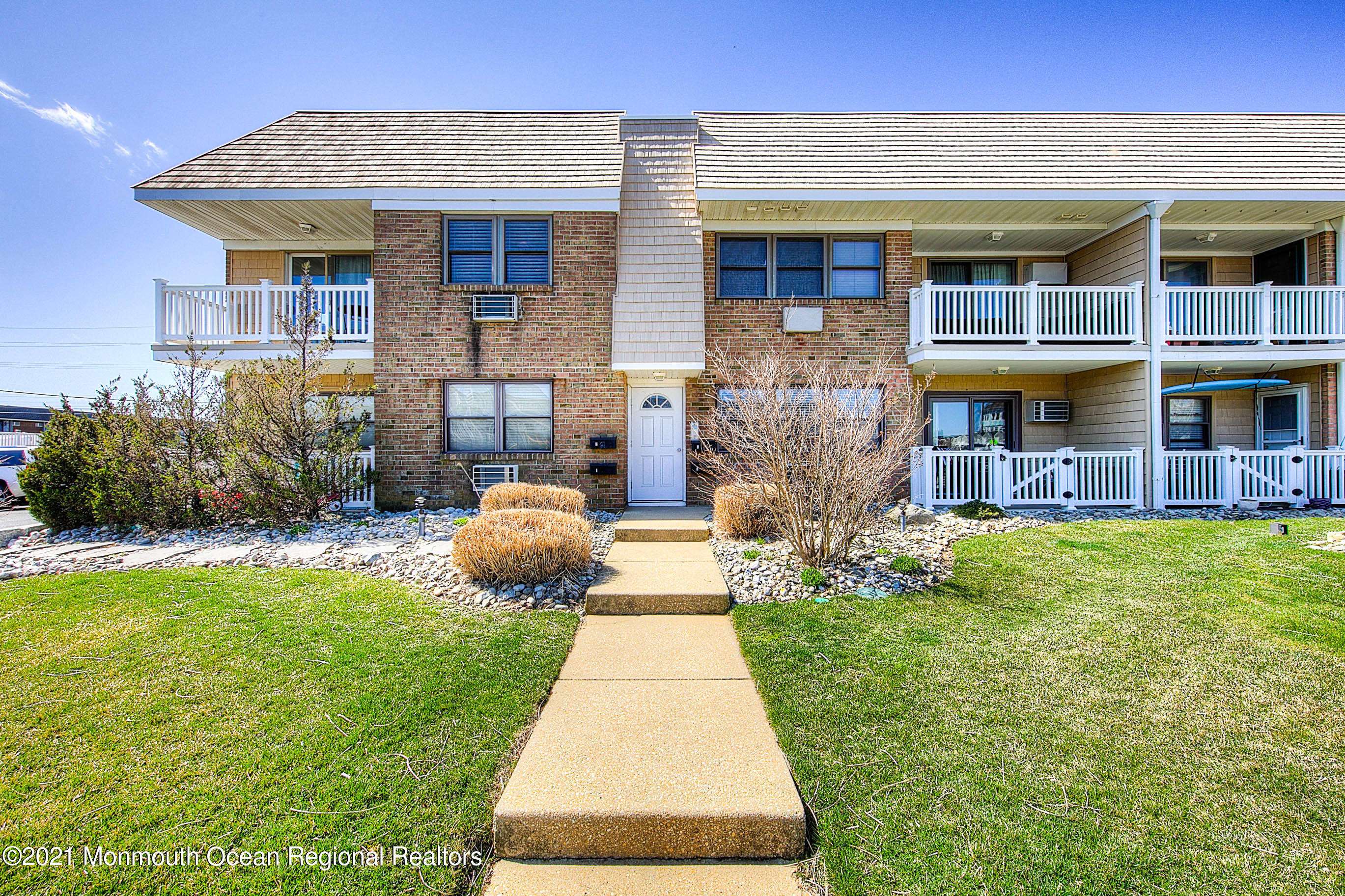 Sea Bright, NJ 07760,1340 Ocean Avenue #3