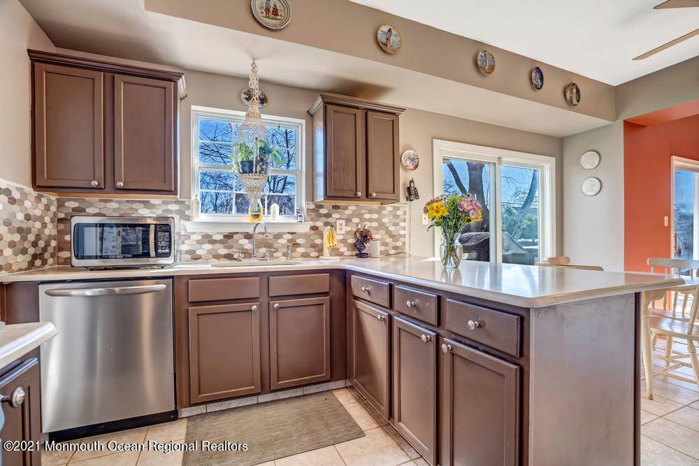 Aberdeen, NJ 07747,103 Nutmeg Road