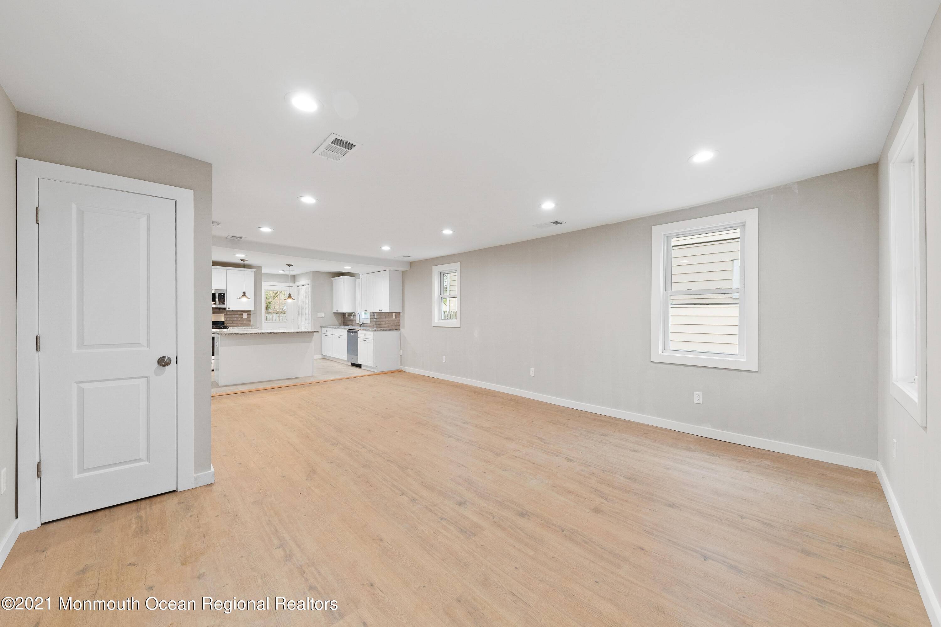 Englishtown, NJ 07726,6 Harrison Avenue