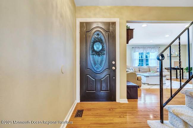 Freehold, NJ 07728,39 Kingsley Way