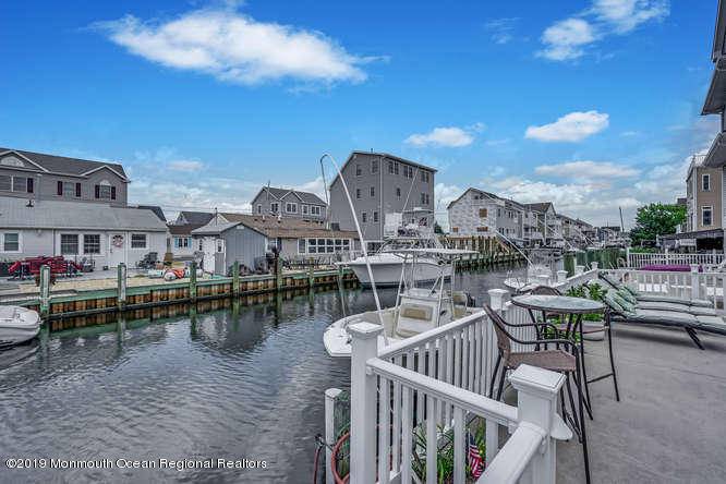 Lavallette, NJ 08735,242 Joseph Street