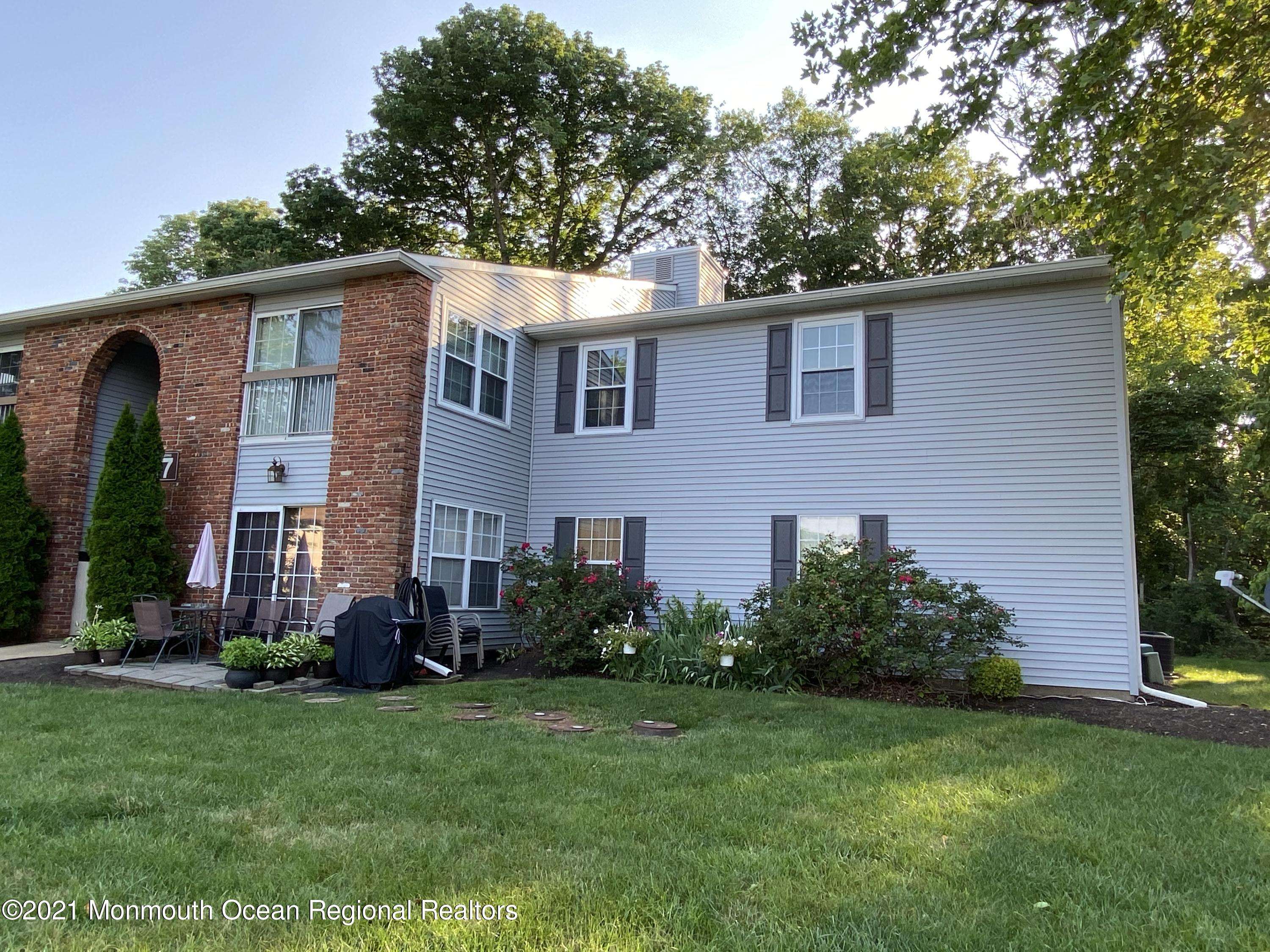Freehold, NJ 07728,17 Augusta Court #8