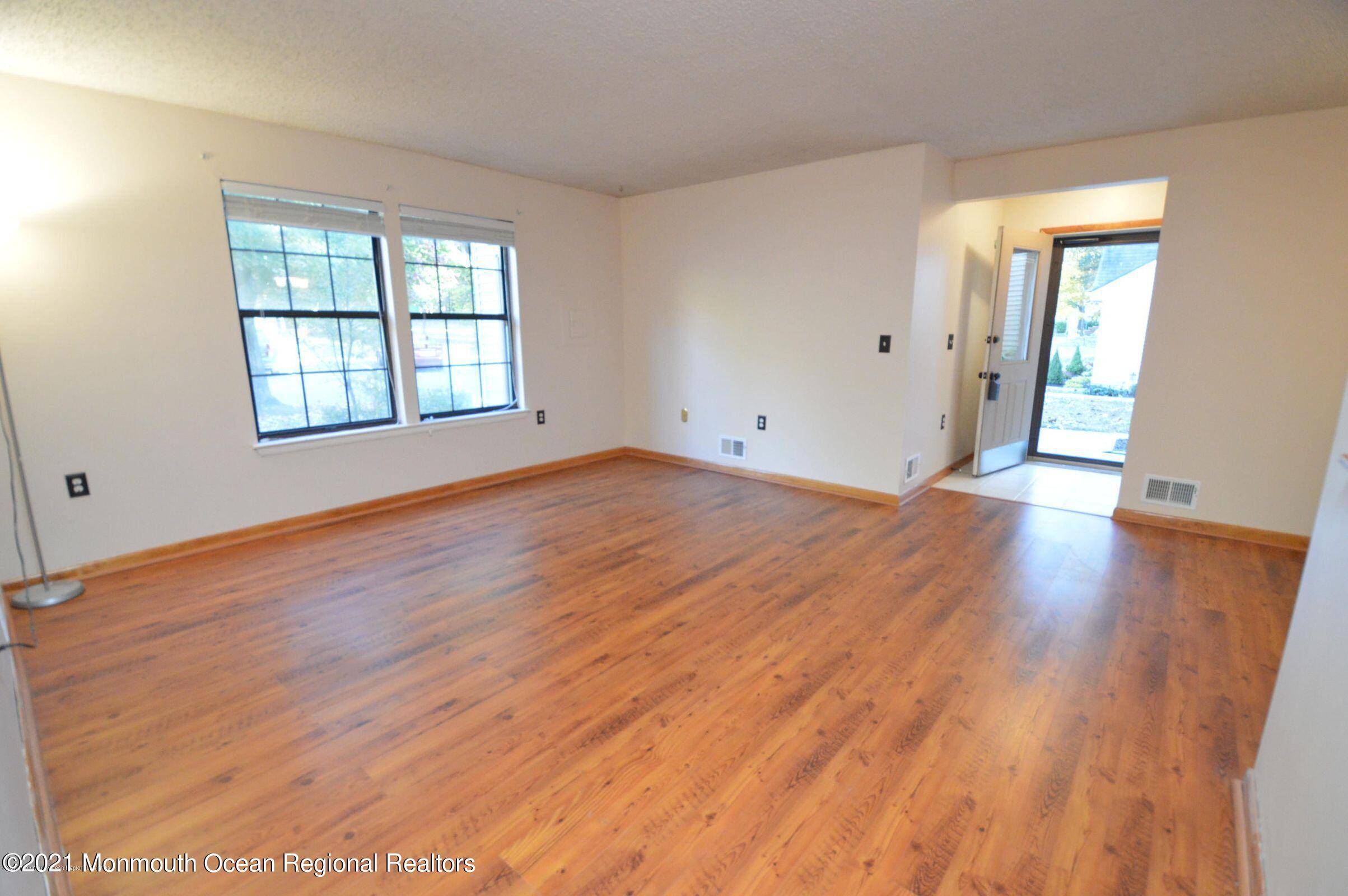 Jackson, NJ 08527,252 Azalea Circle