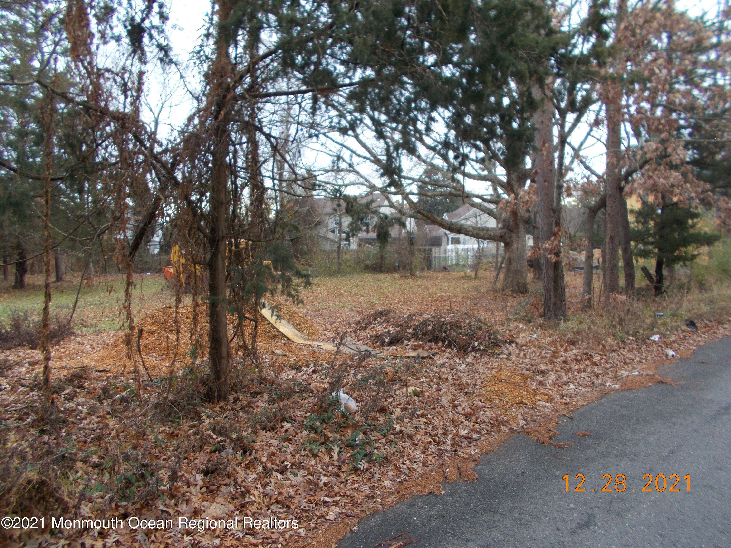 Lanoka Harbor, NJ 08734,0 Lake Barnegat Drive