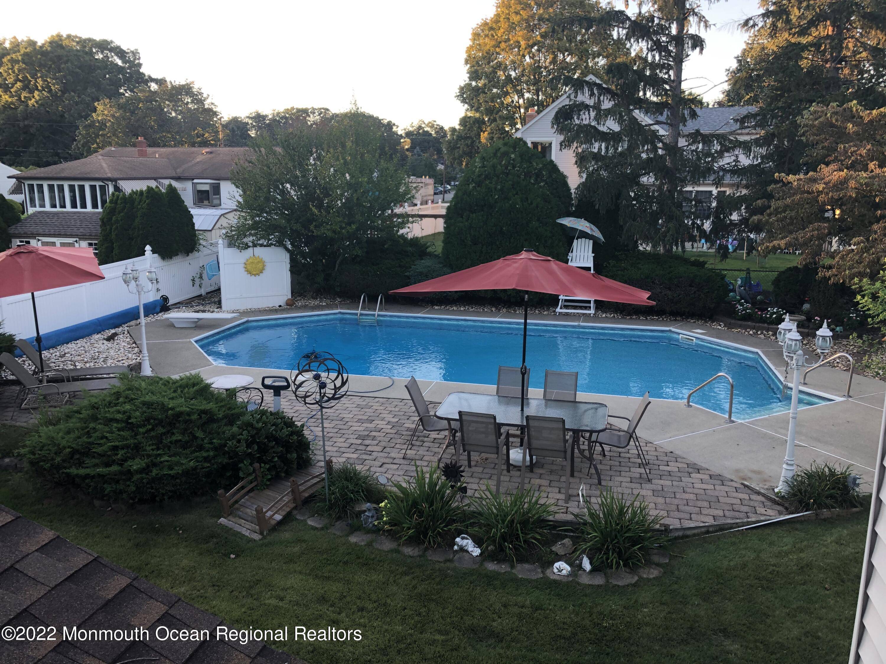 Pequannock, NJ 07440,12 Hearle Street