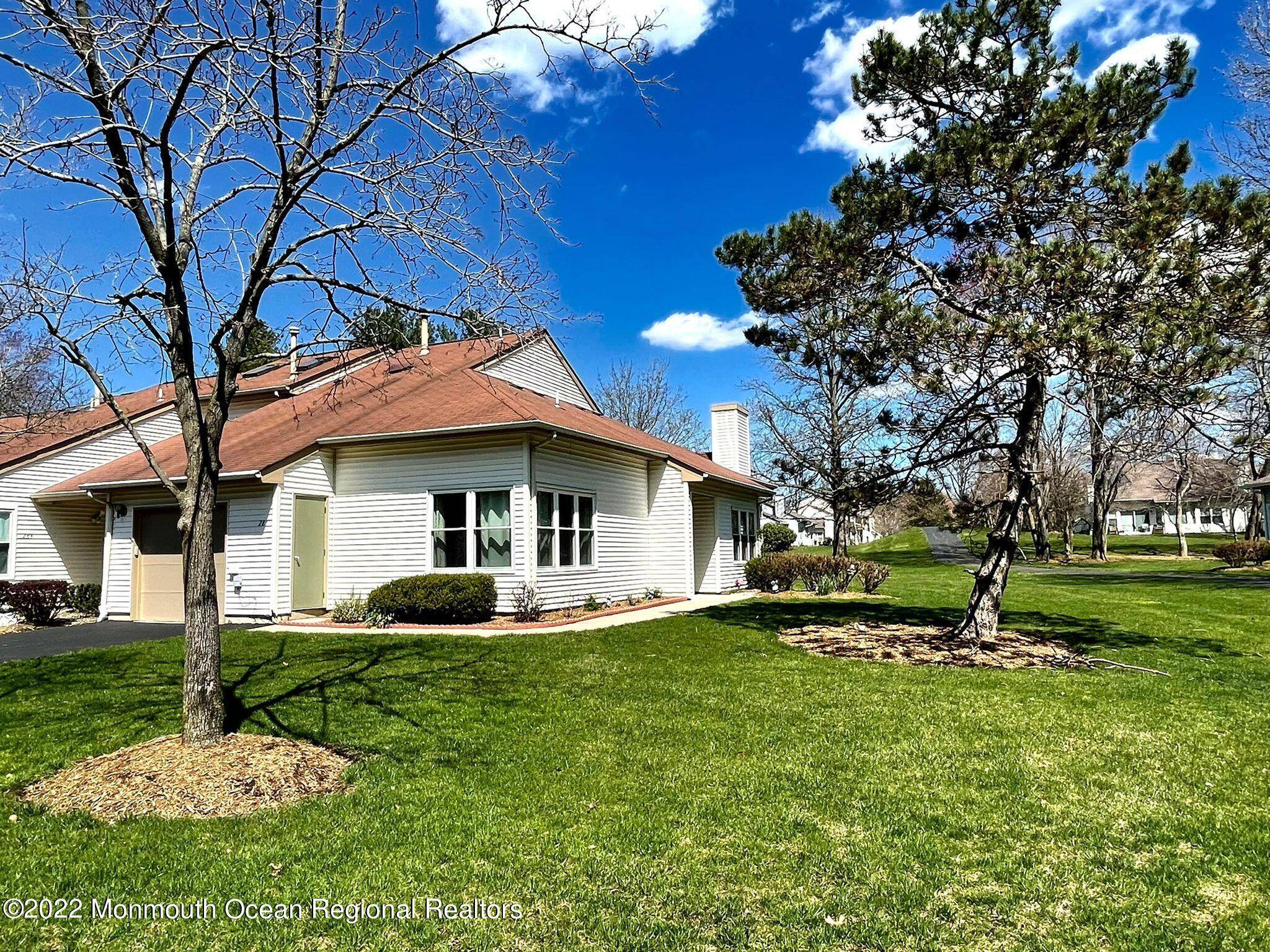 Englishtown, NJ 07726,285 Sunshine Court