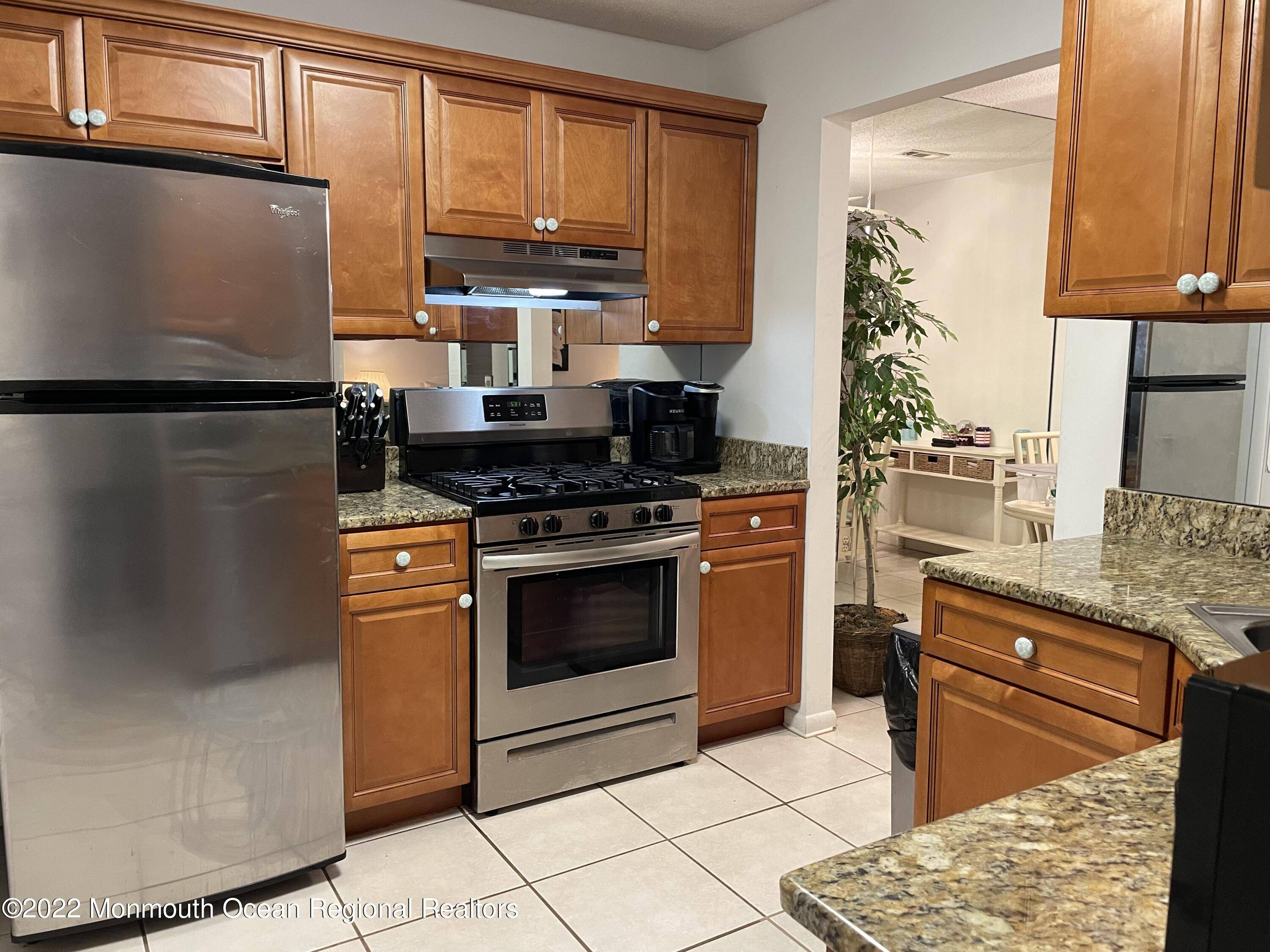 Englishtown, NJ 07726,353 Sunshine Court