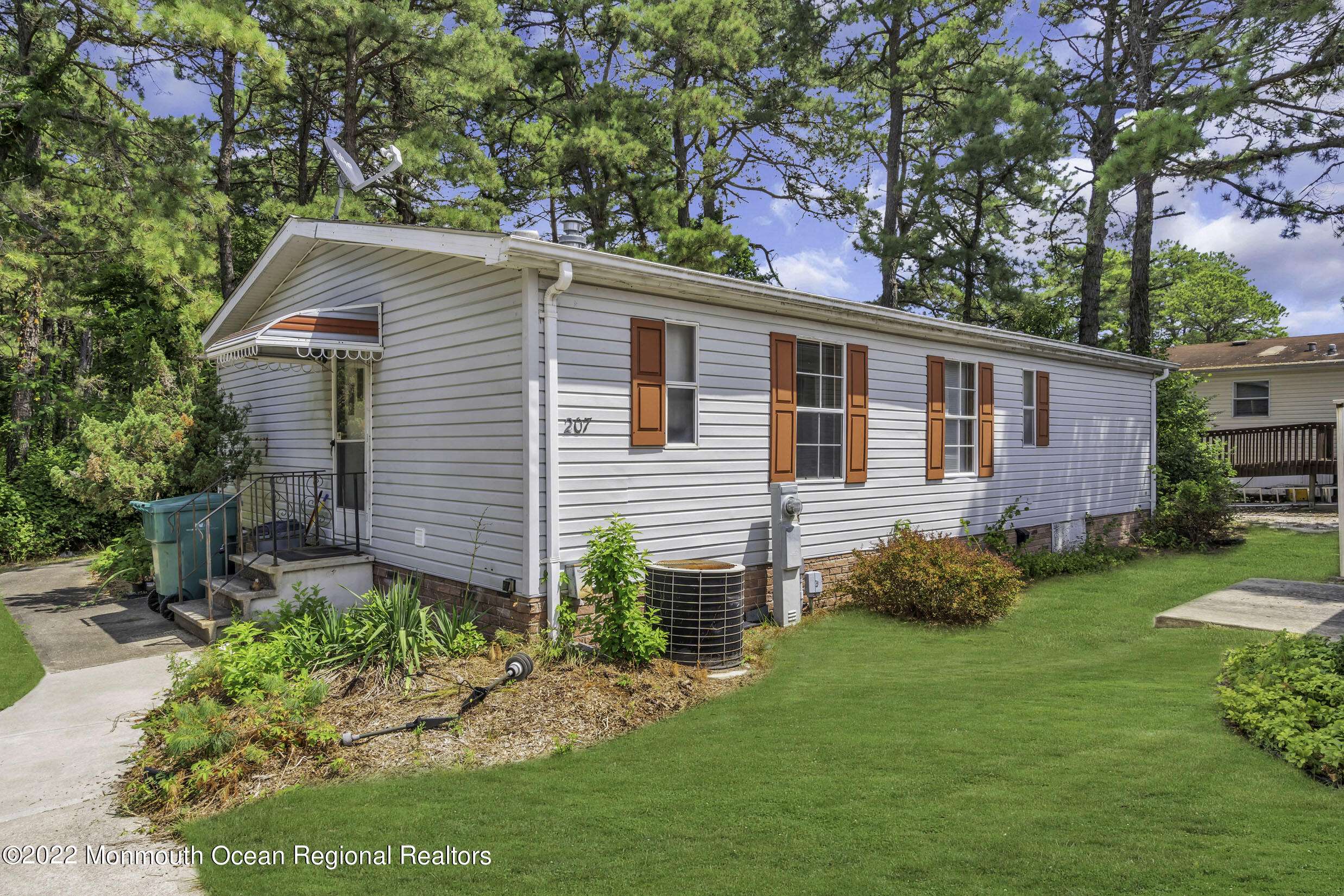 Whiting, NJ 08759,207 Holly Court