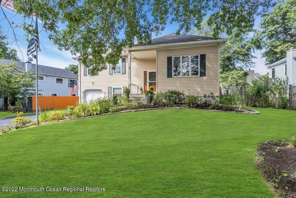Tinton Falls, NJ 07701,16 Palomino Place