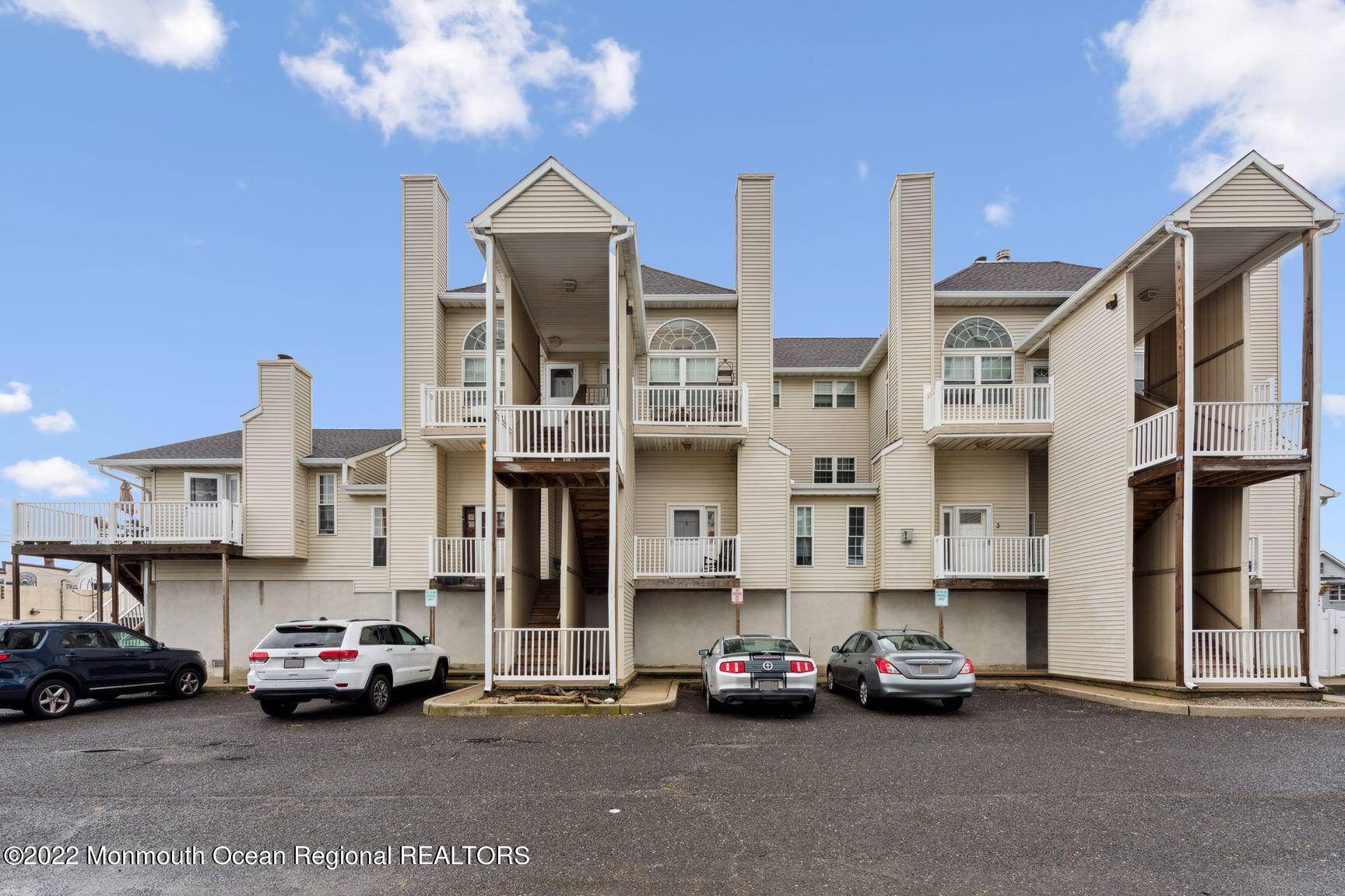 Keansburg, NJ 07734,11 Raritan Avenue #7