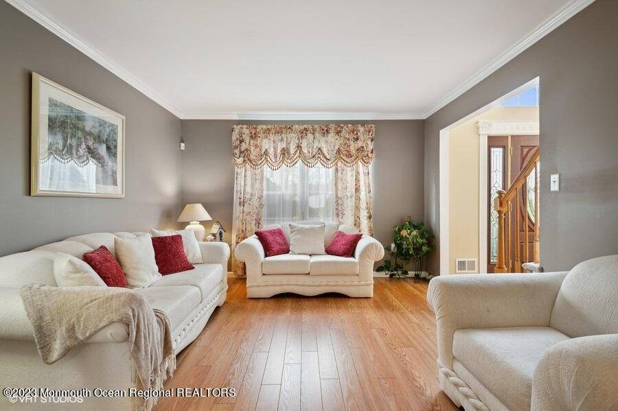 Englishtown, NJ 07726,30 Heritage Drive