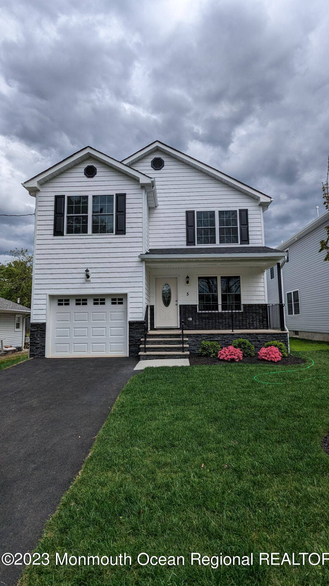 Keyport, NJ 07735,5 Therese Avenue