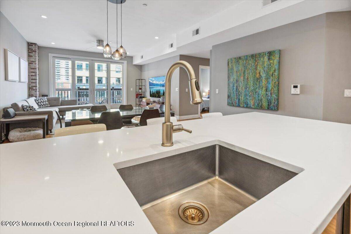 Asbury Park, NJ 07712,601 Mattison Avenue #2D