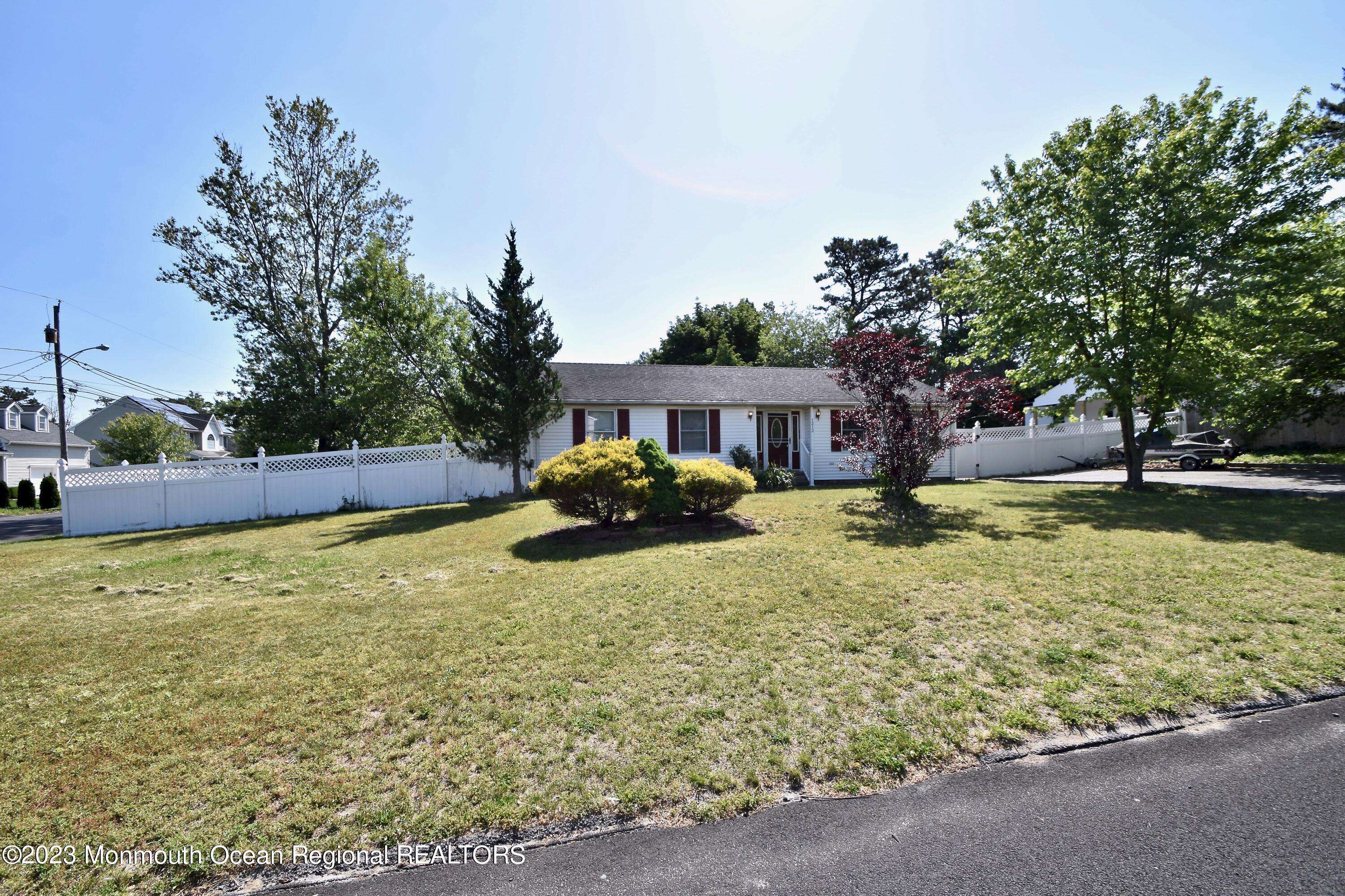 Toms River, NJ 08757,1212 Middlesex Street