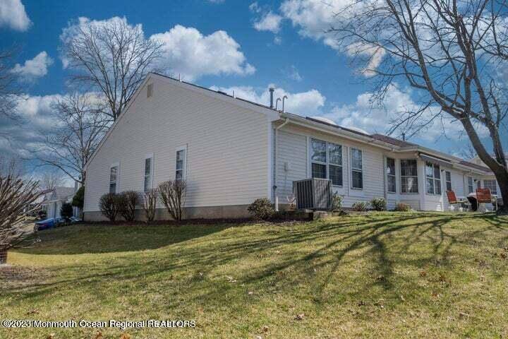 Manchester, NJ 08759,1127 Thornbury Lane #b