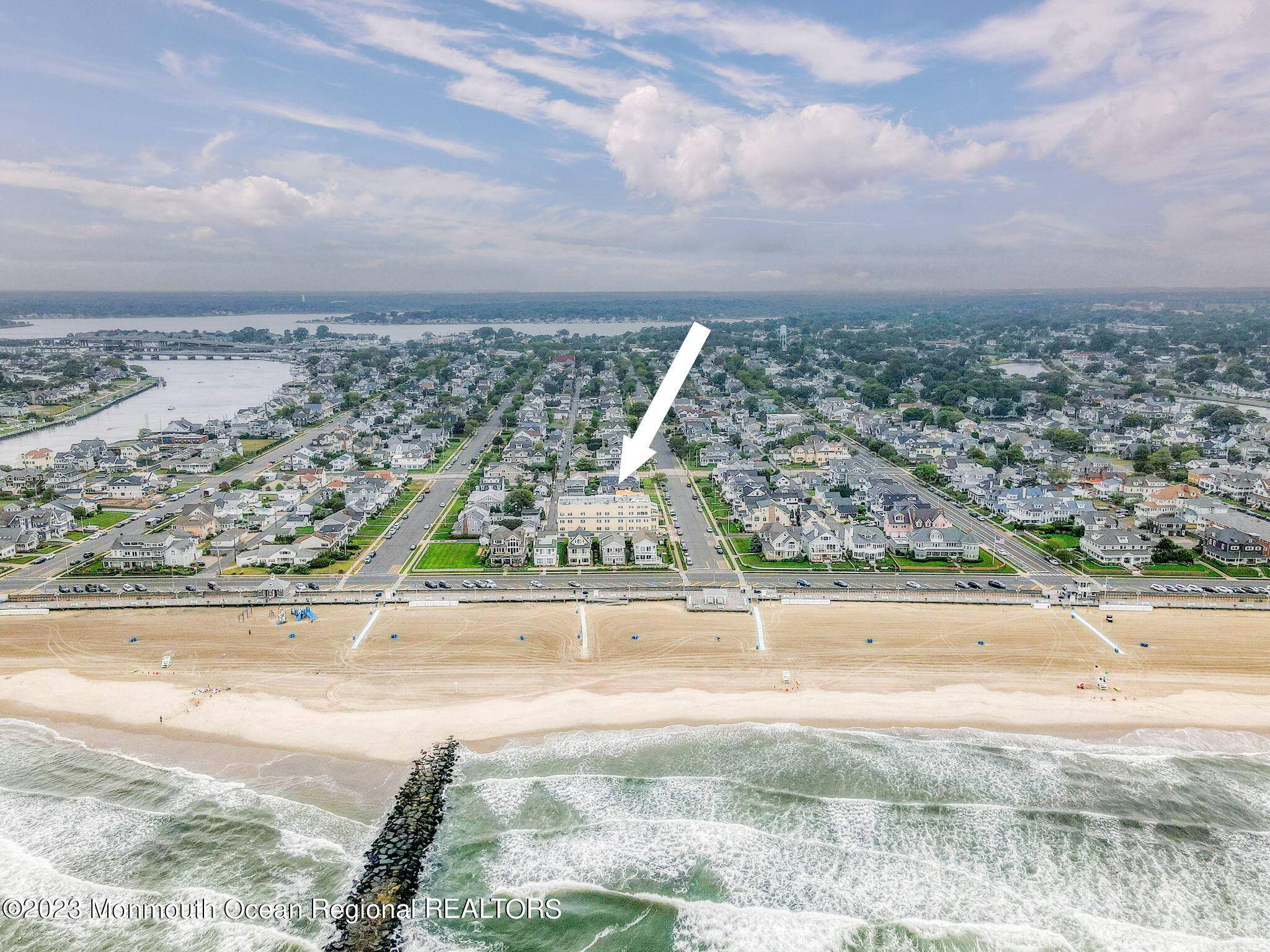 Avon-by-the-sea, NJ 07717,15 Garfield Avenue #105