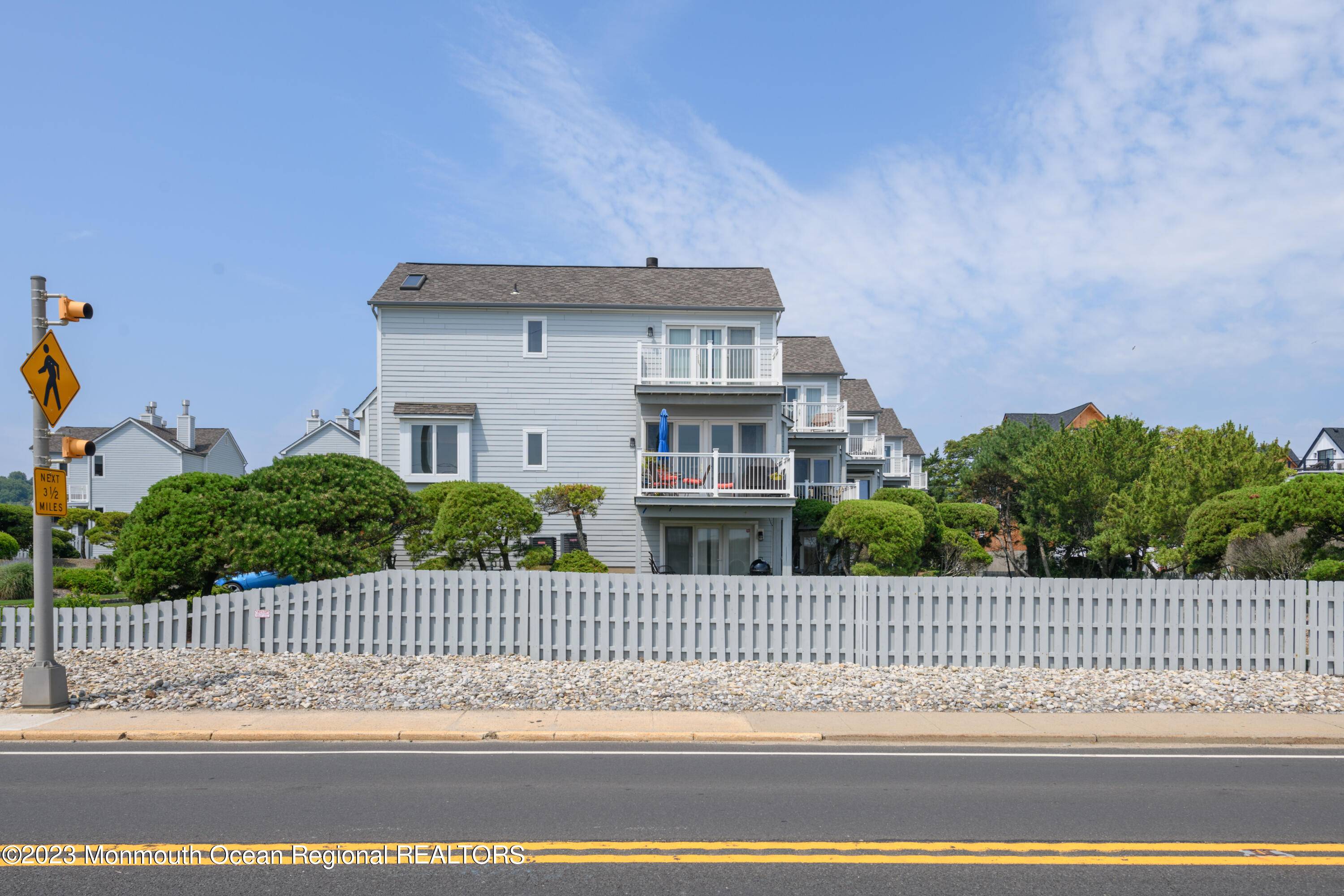 Sea Bright, NJ 07760,174 Ocean Avenue #40