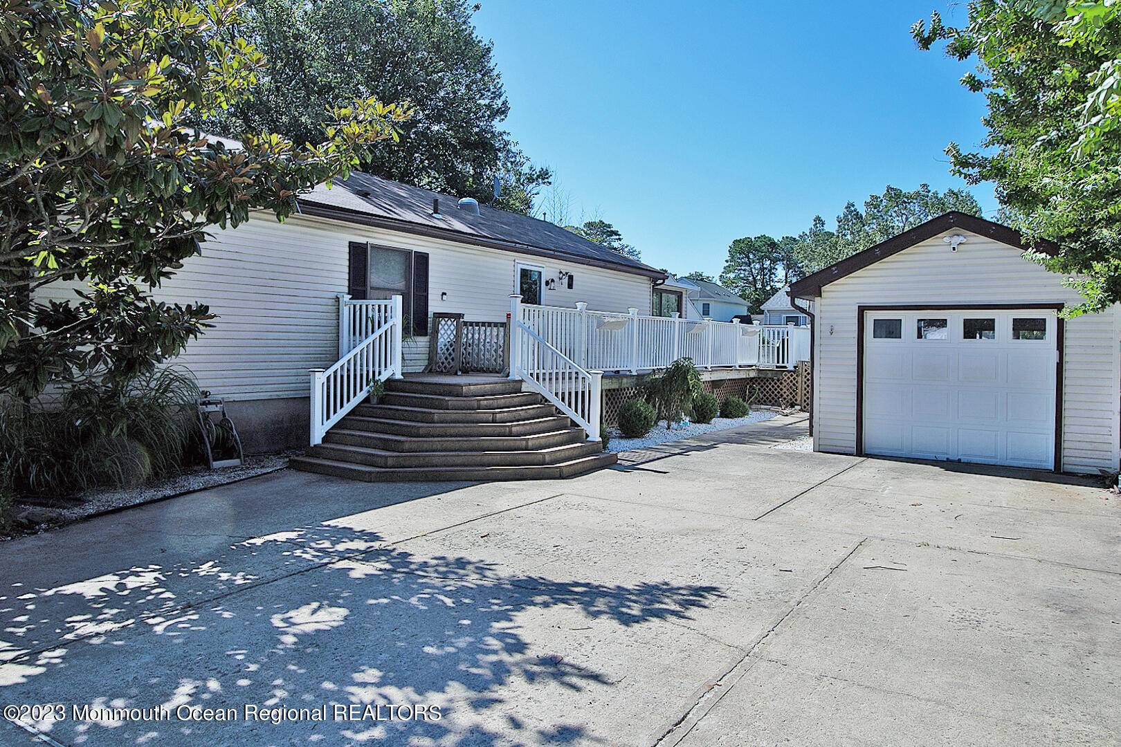 Lanoka Harbor, NJ 08734,917 Clairmore Avenue