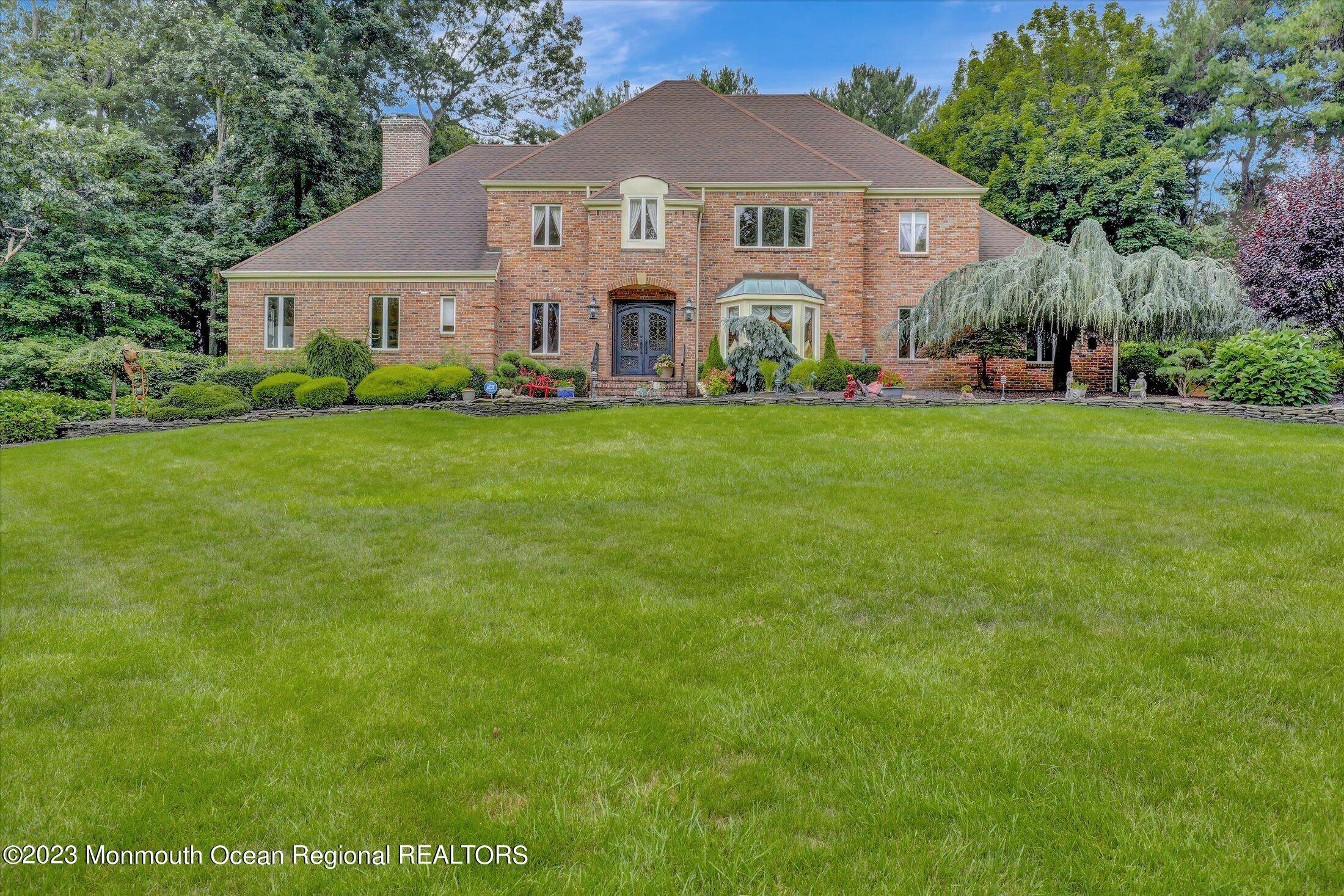 Holmdel, NJ 07733,1 Paddock Court