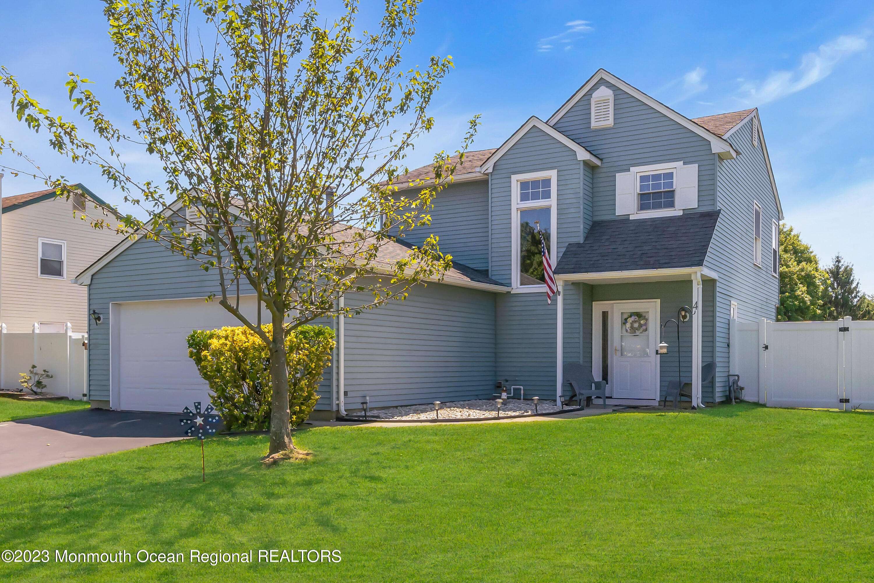 Howell, NJ 07731,4 Driftwood Drive