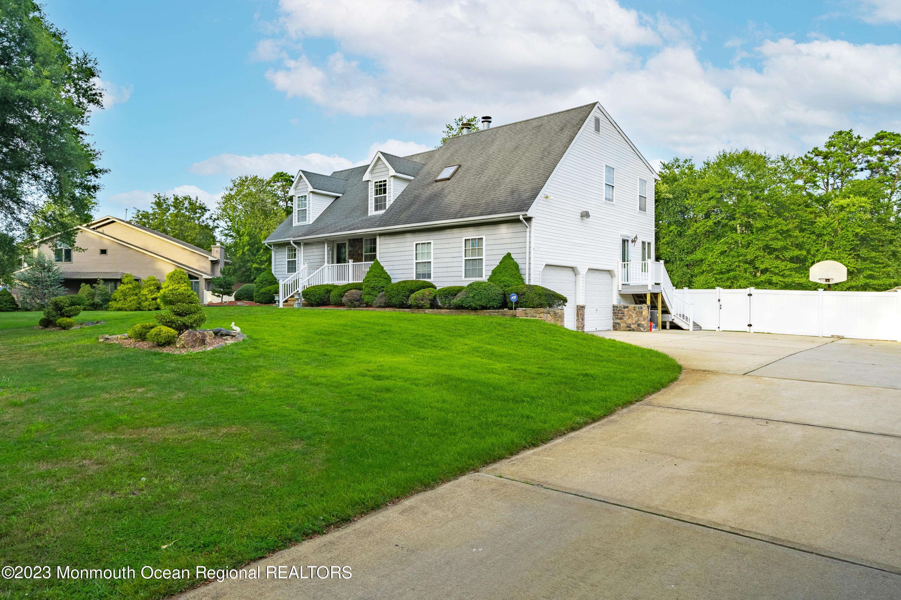 Lanoka Harbor, NJ 08734,719 Maple Road