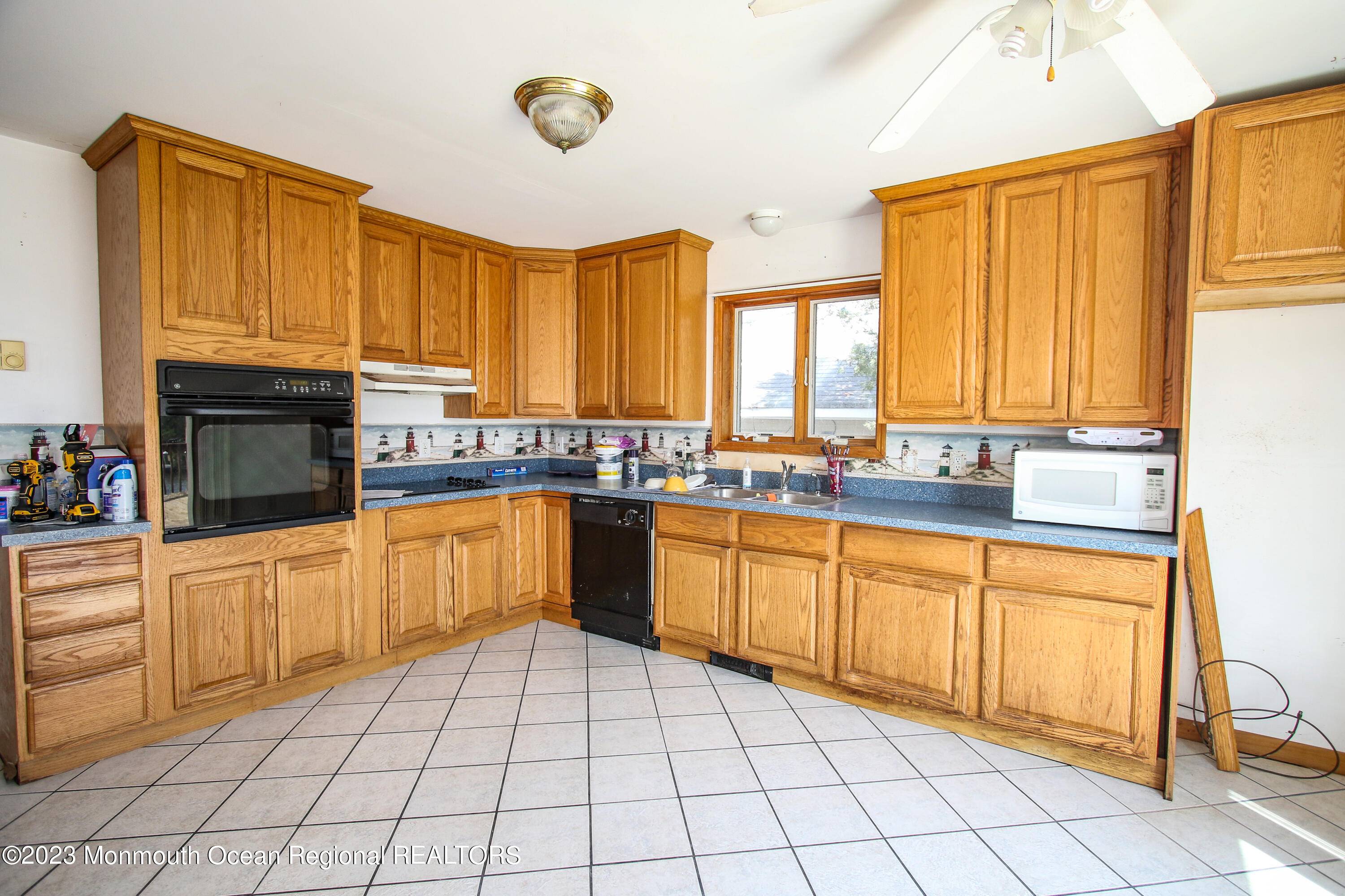 Tuckerton, NJ 08087,82 Dolphin Road