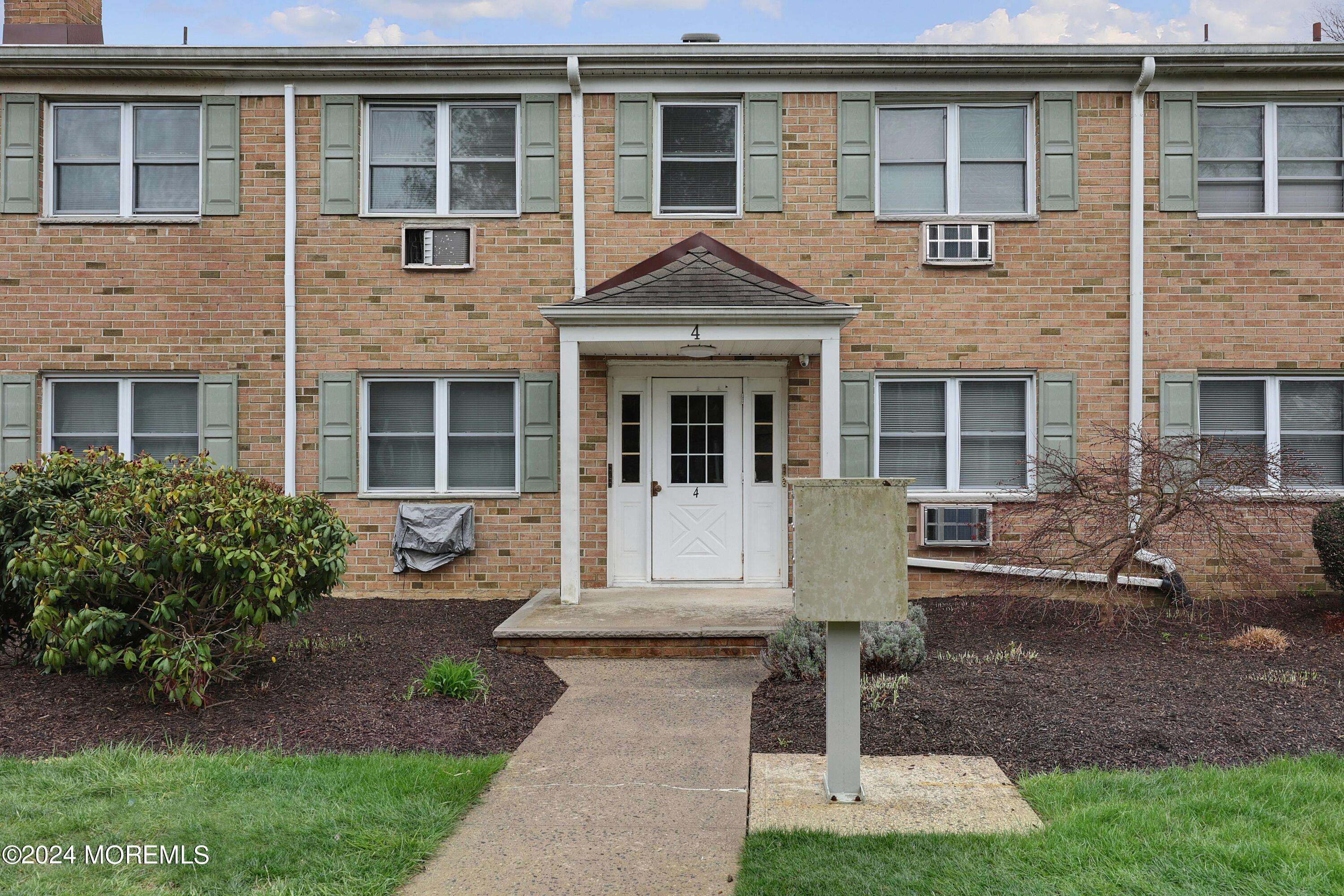 Freehold, NJ 07728,4 Windsor Terrace #G