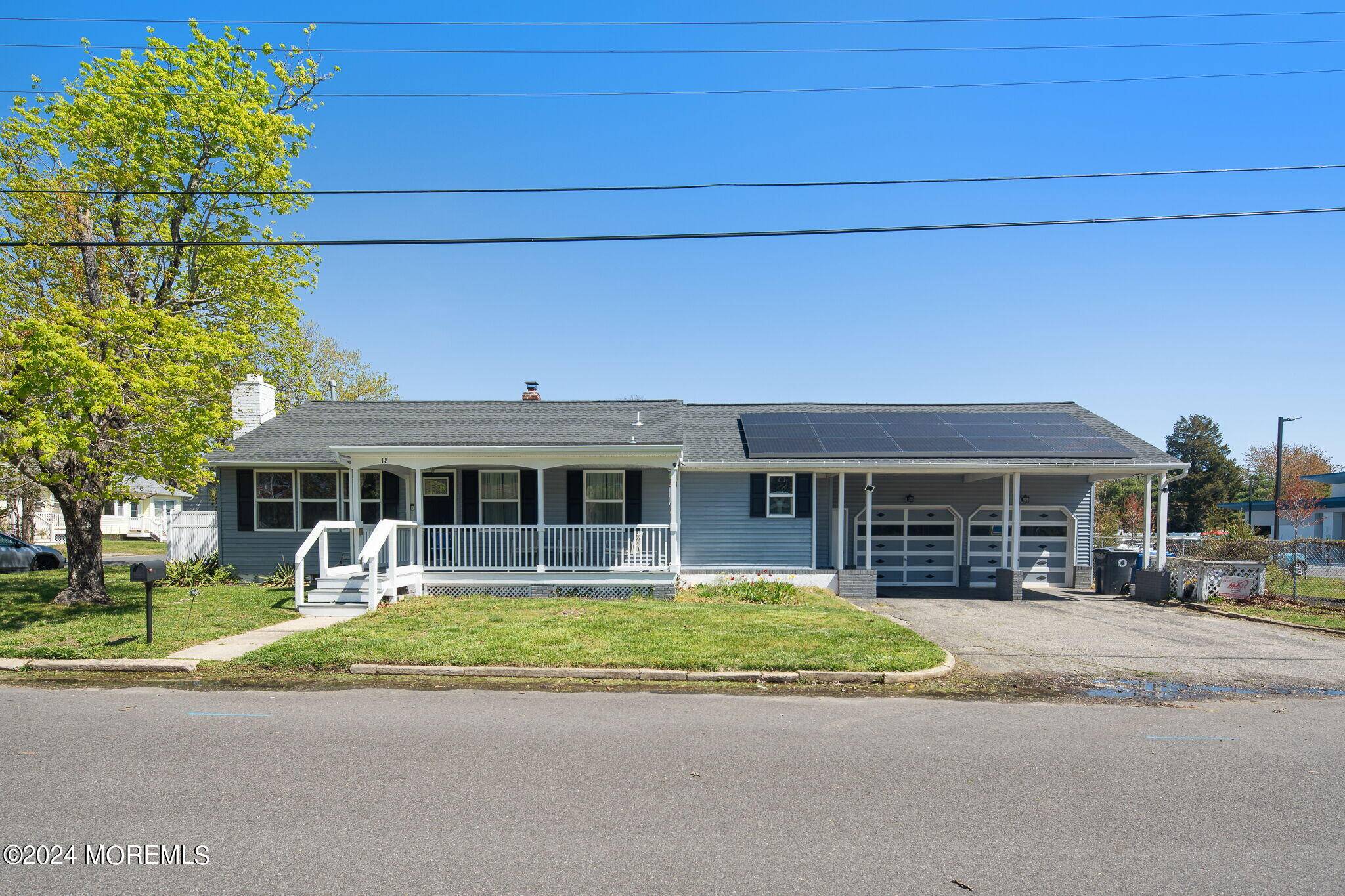 Manahawkin, NJ 08050,18 Manor Drive