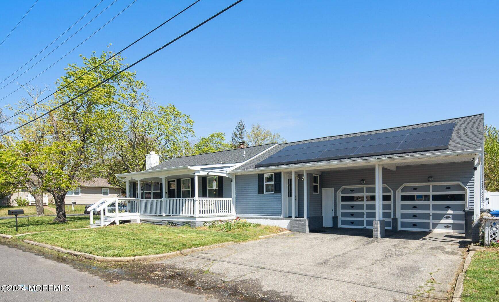 Manahawkin, NJ 08050,18 Manor Drive