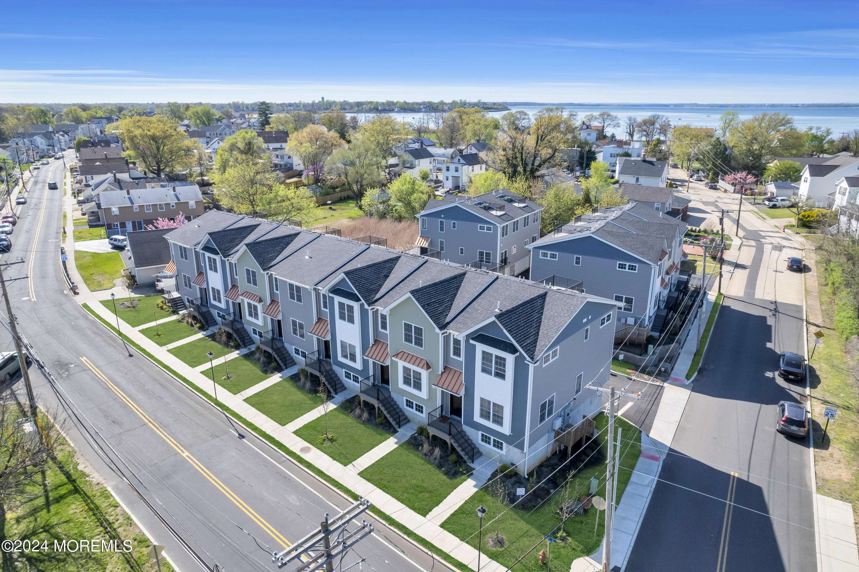 Keyport, NJ 07735,333 1st Street #3