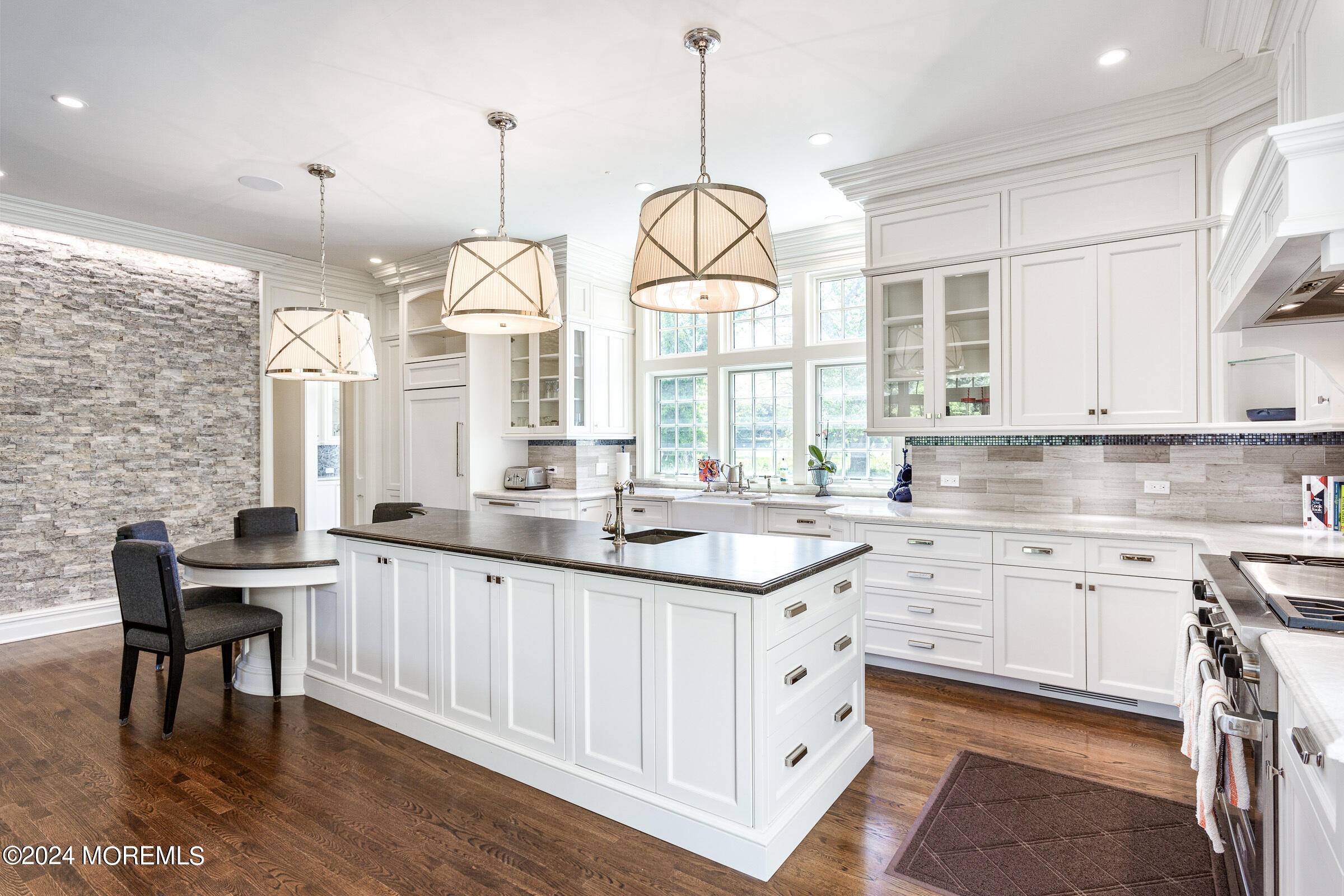 Rumson, NJ 07760,14 Ridge Road