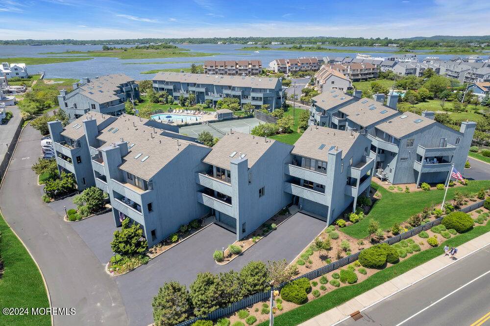 Sea Bright, NJ 07760,1566 Ocean Avenue #4