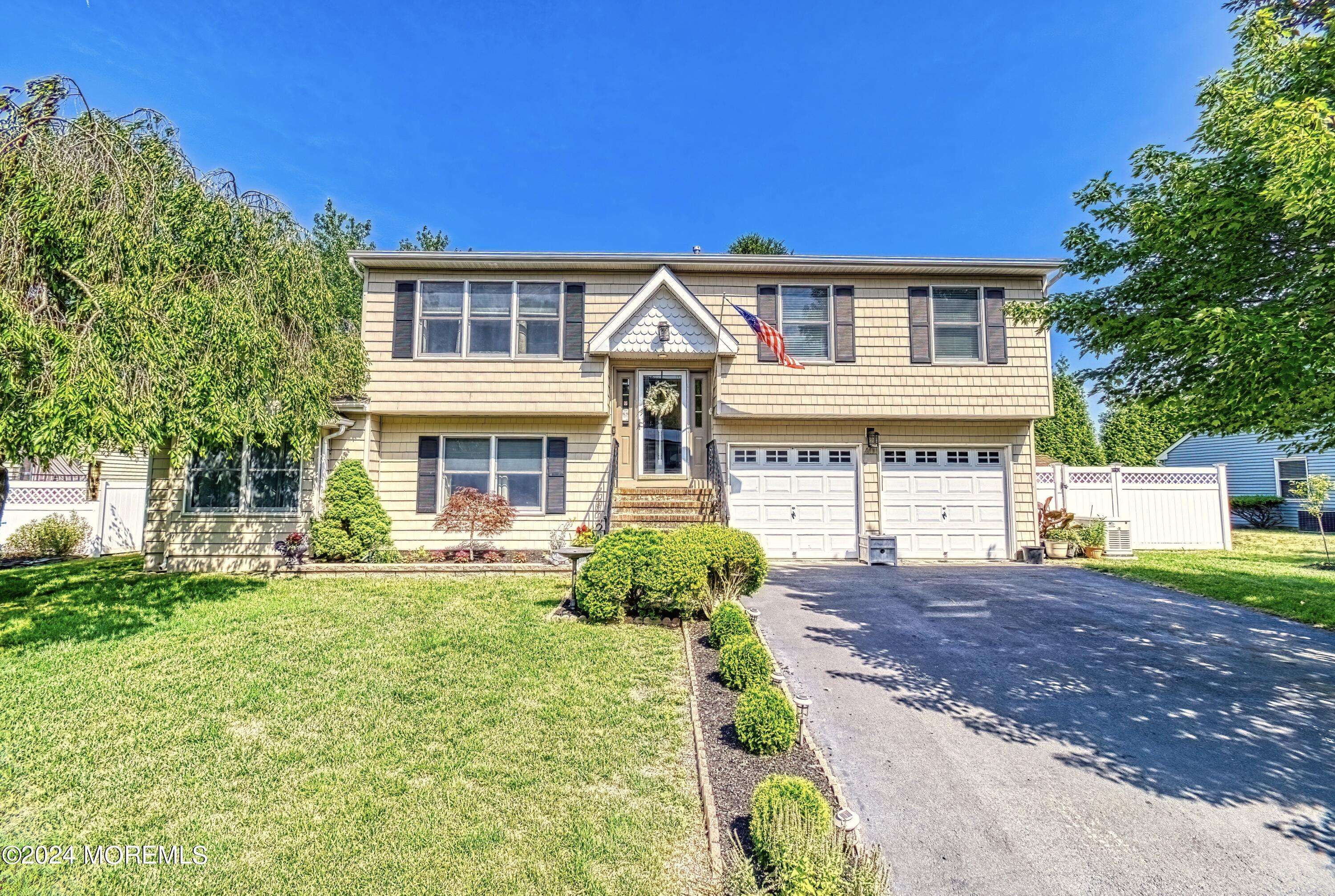 Howell, NJ 07731,40 Bristlecone Drive