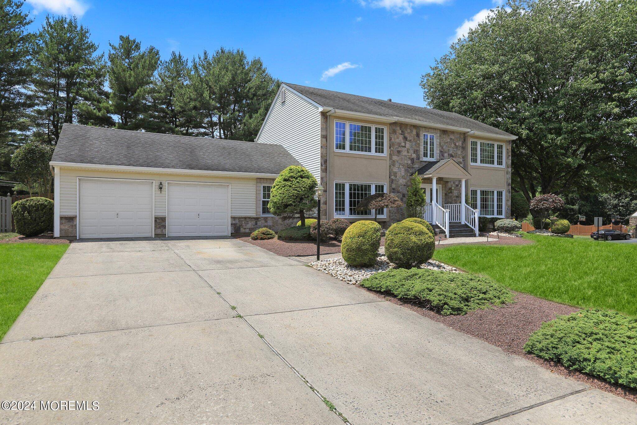 Marlboro, NJ 07746,2 Cedar Court