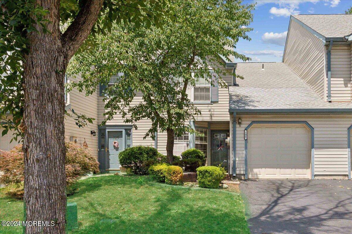 Manalapan, NJ 07726,106 Rumford Way