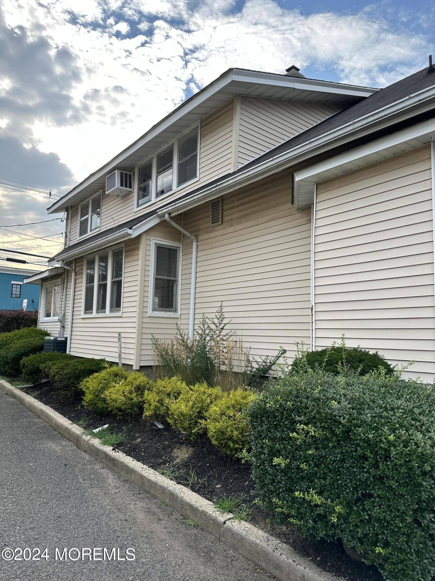 Shrewsbury Boro, NJ 07702,691 Broad Street